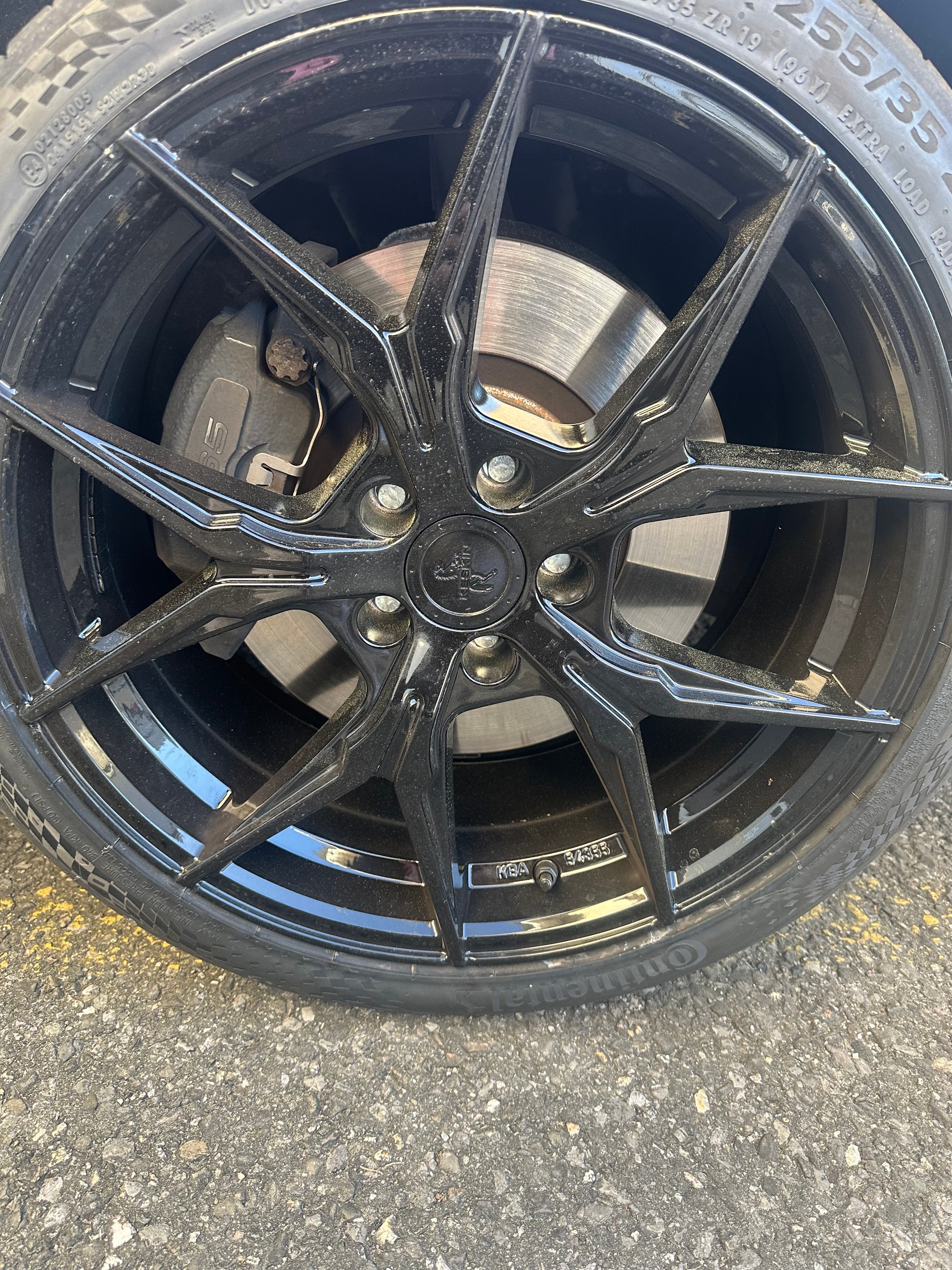 AUDI 4.2 V8 FSI quattro-image-4