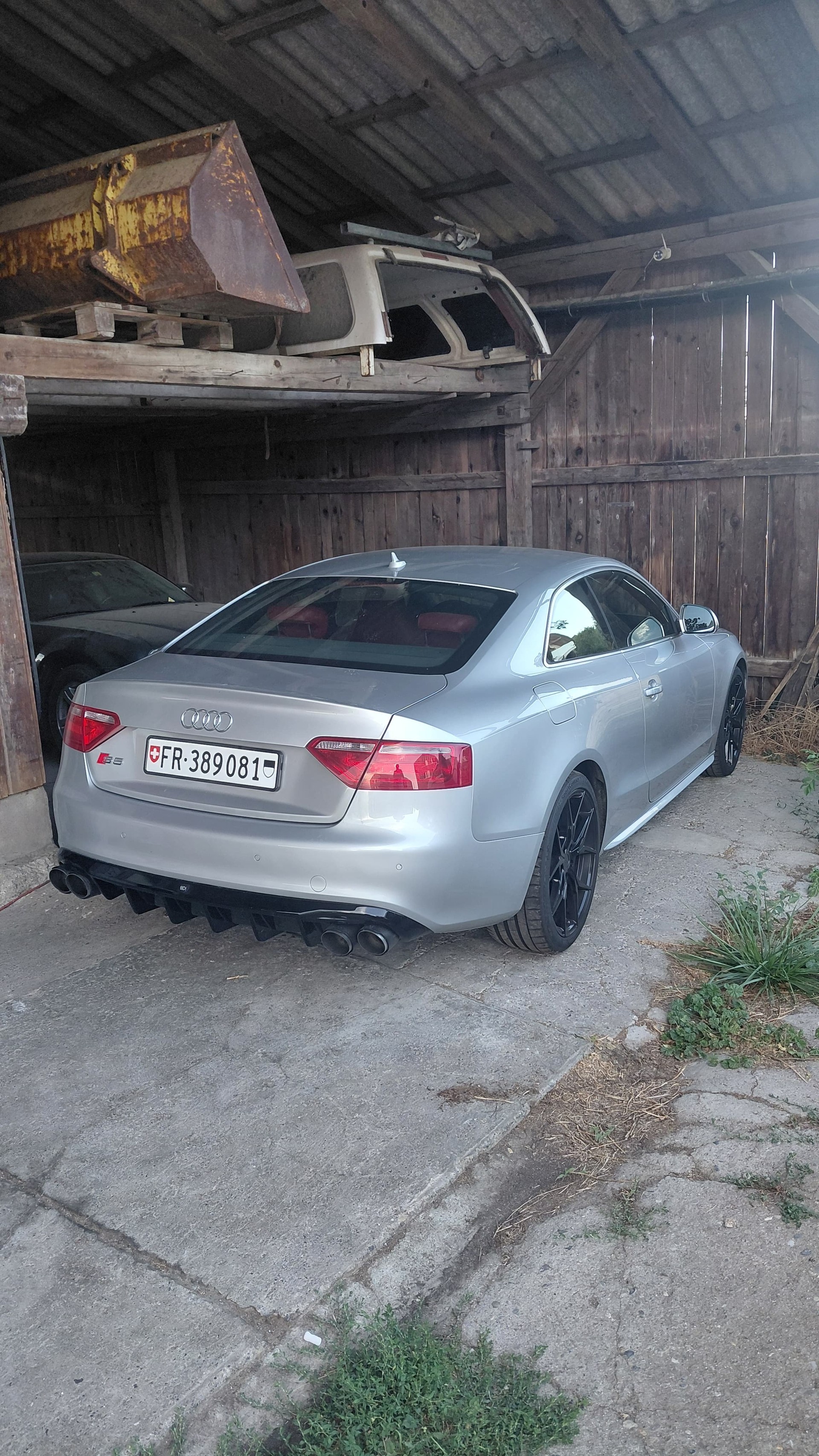 AUDI 4.2 V8 FSI quattro-image-5