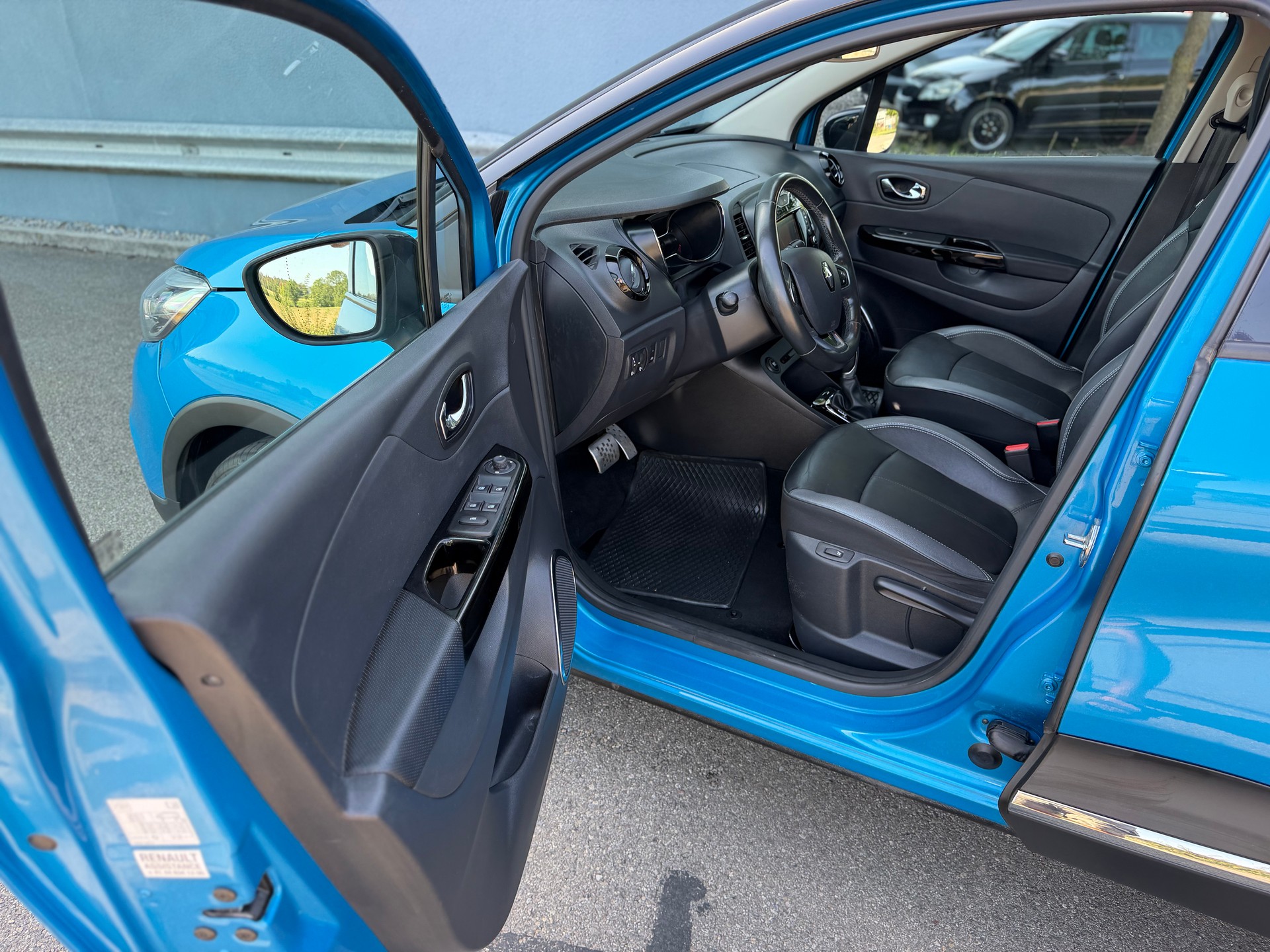 RENAULT Captur 1.2 T 16V Swiss Edition EDC-image-16
