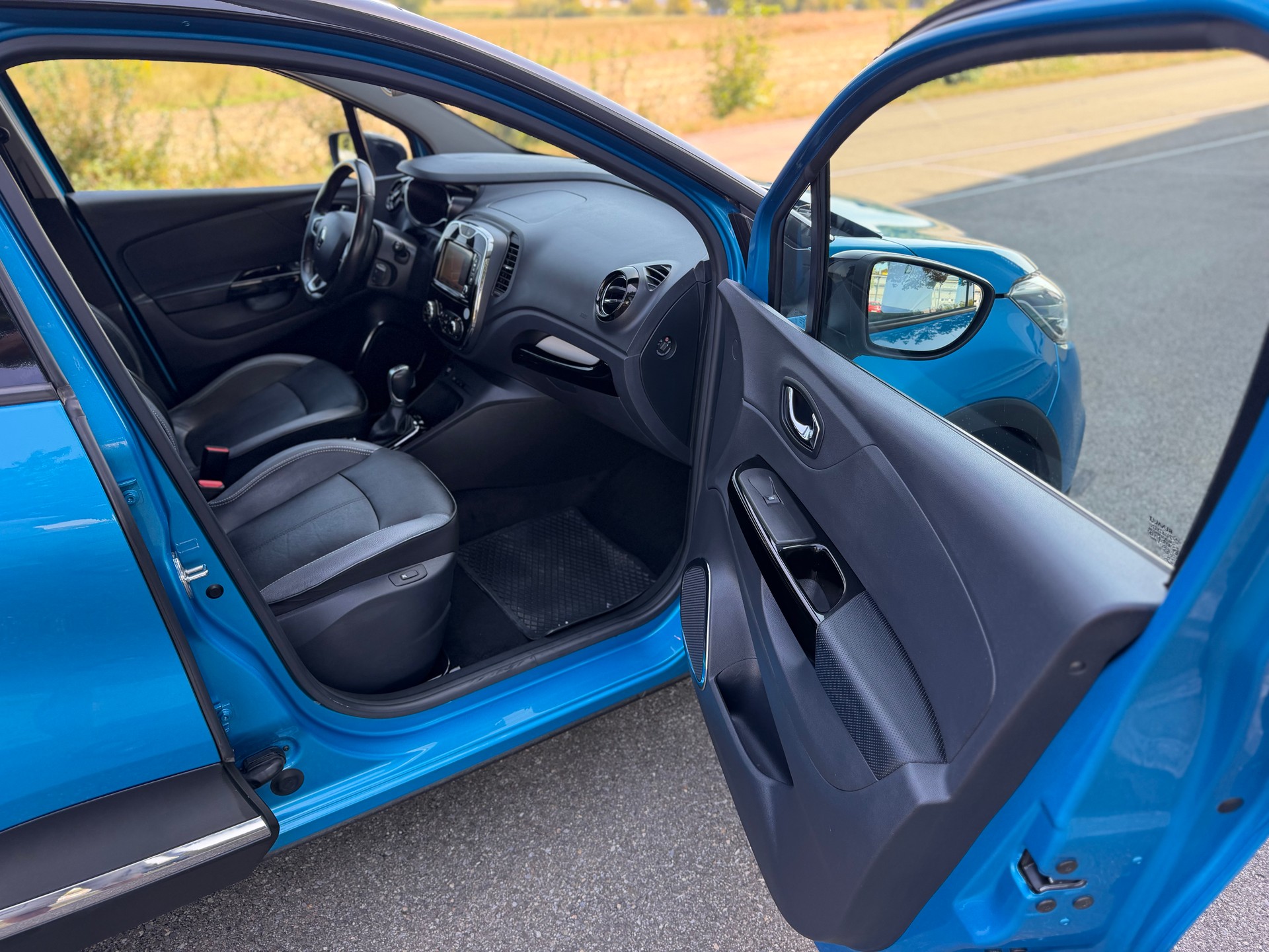 RENAULT Captur 1.2 T 16V Swiss Edition EDC-image-13
