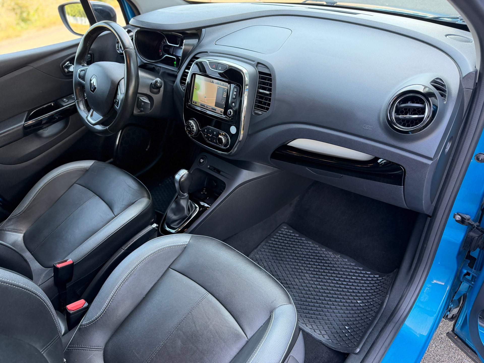 RENAULT Captur 1.2 T 16V Swiss Edition EDC-image-15