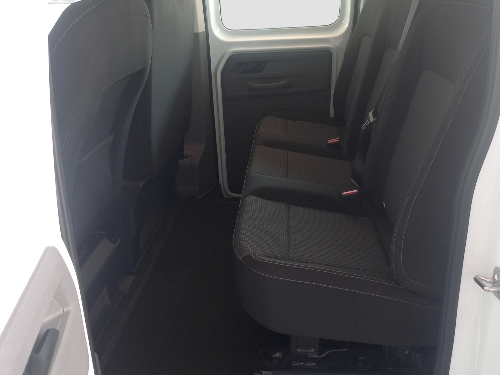 VW Transporter 2.0 TDI Entry-image-8