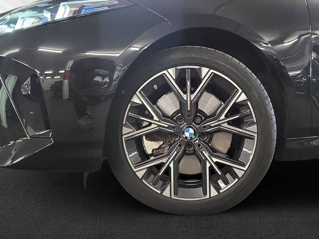 BMW 123 xDrive M Sport Steptronic-image-9