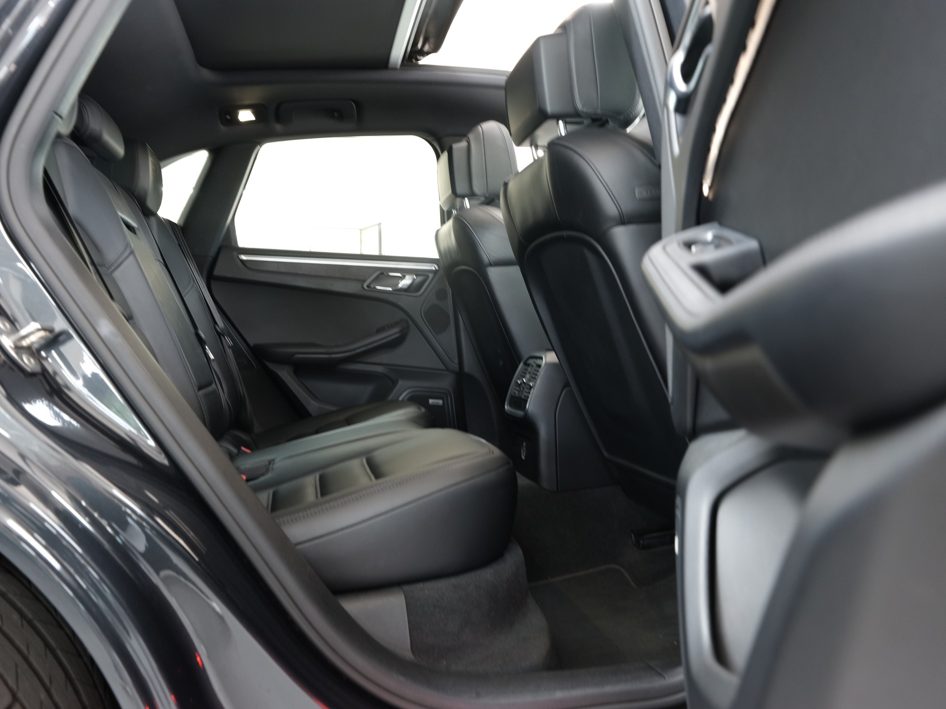 PORSCHE Macan GTS PDK *Bose* *Panorama* *Sportabgassanlage*-image-28