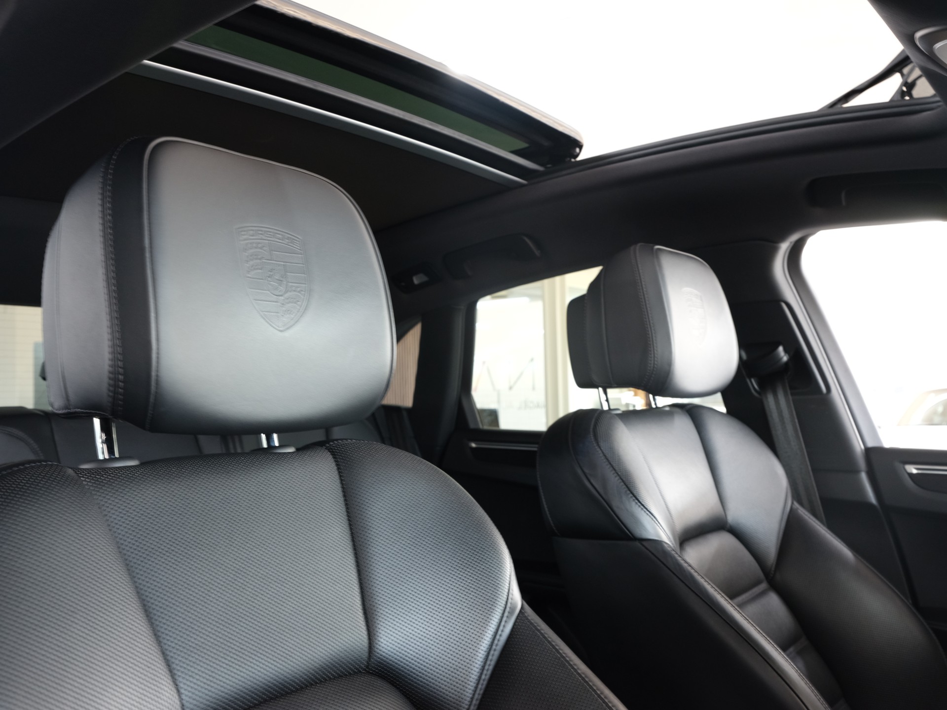 PORSCHE Macan GTS PDK *Bose* *Panorama* *Sportabgassanlage*-image-36