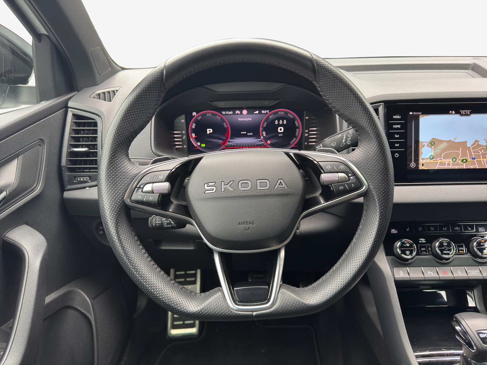 SKODA Karoq 2.0 TSI SportLine 4x4 DSG-image-9