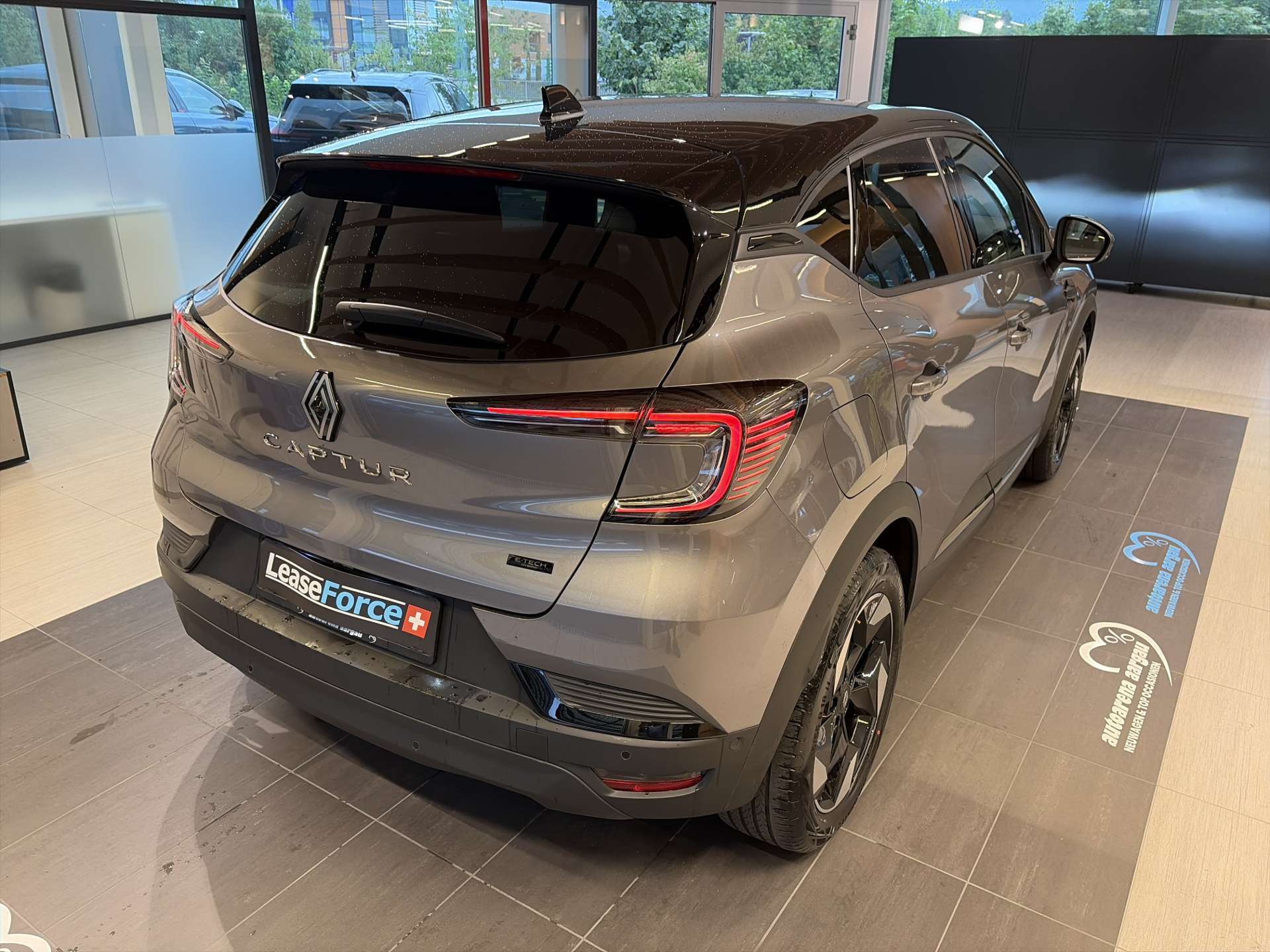RENAULT Captur 1.8 E-Tech 160 Techno DHT-Automat-image-2