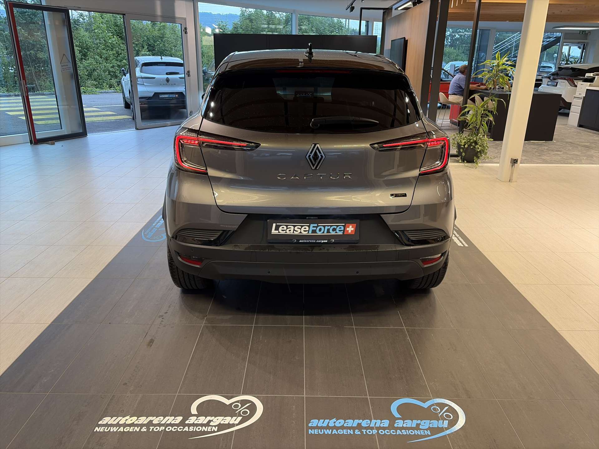 RENAULT Captur 1.8 E-Tech 160 Techno DHT-Automat-image-12