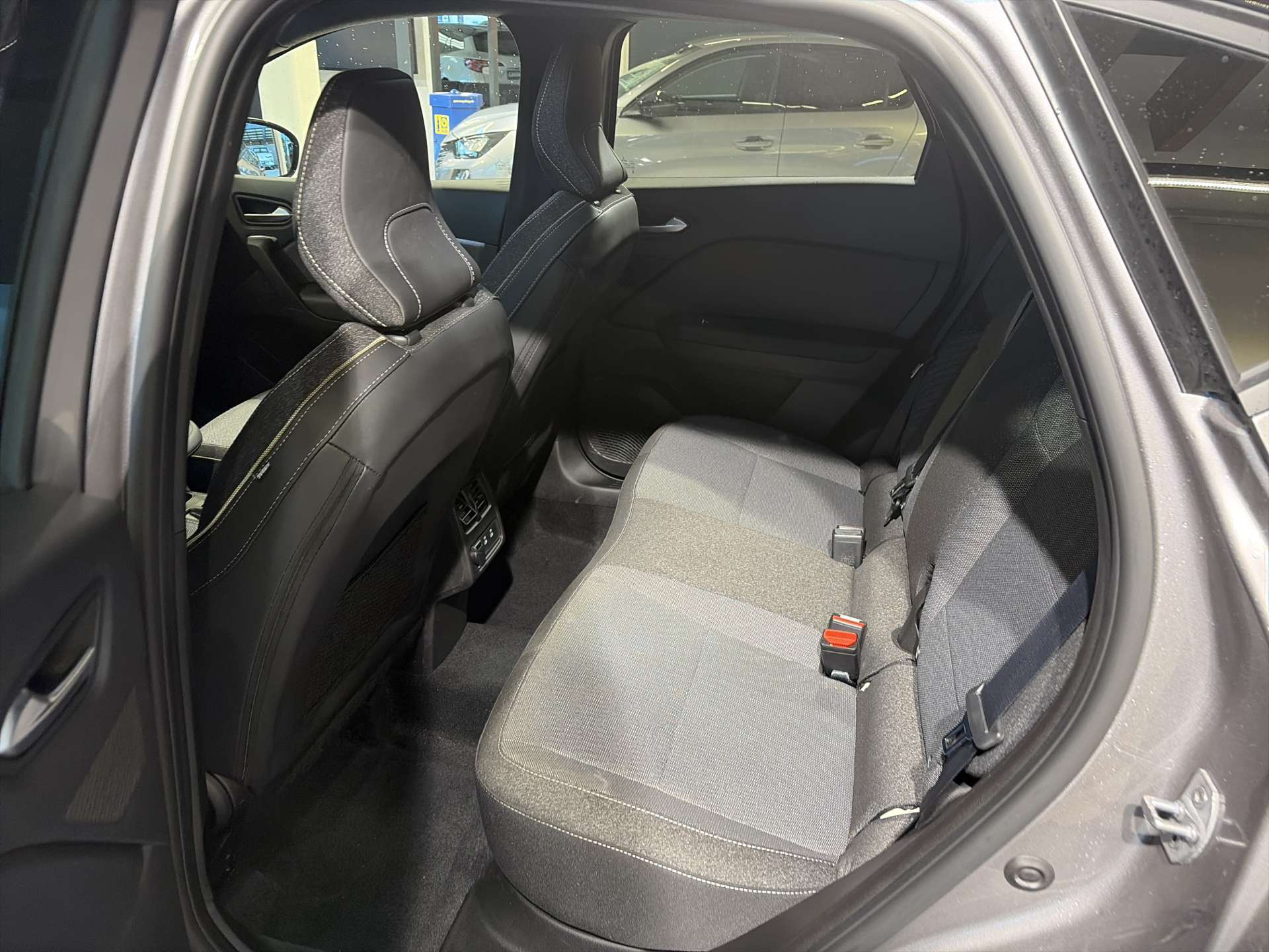 RENAULT Captur 1.8 E-Tech 160 Techno DHT-Automat-image-6