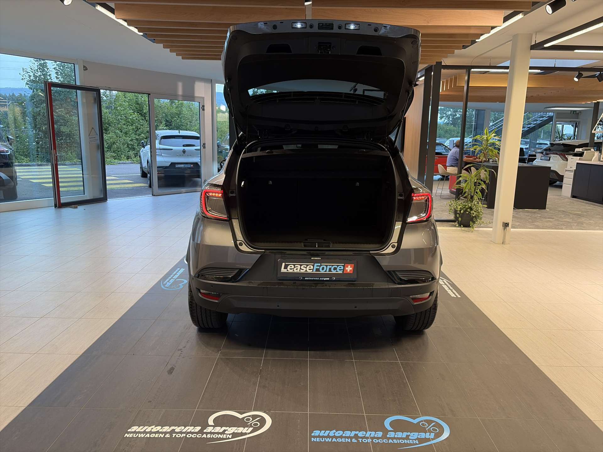 RENAULT Captur 1.8 E-Tech 160 Techno DHT-Automat-image-7