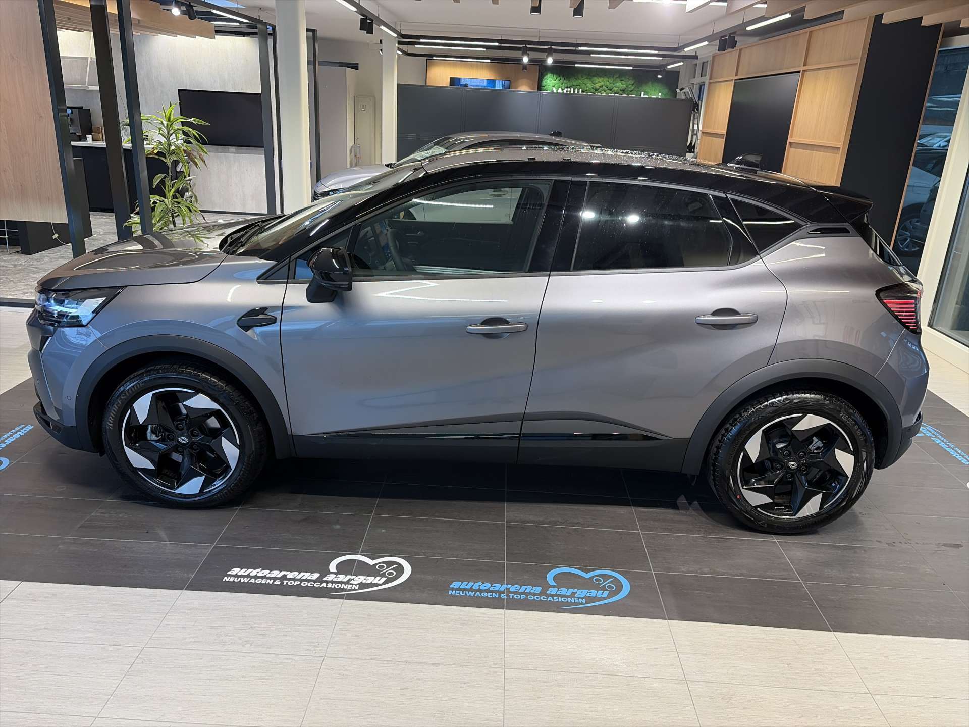 RENAULT Captur 1.8 E-Tech 160 Techno DHT-Automat-image-11