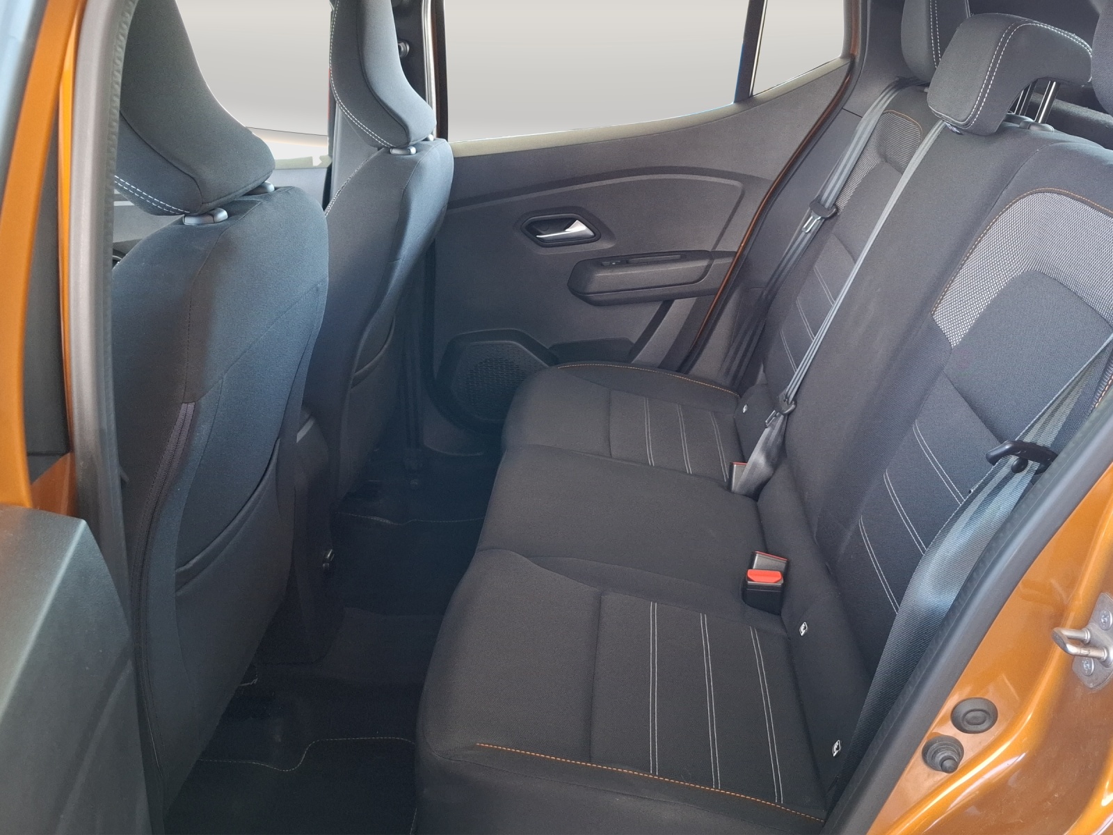 DACIA Sandero Stepway TCe 90 Comfort mit Spurwechselassistent - Rückfahrkamera - Navi-image-9