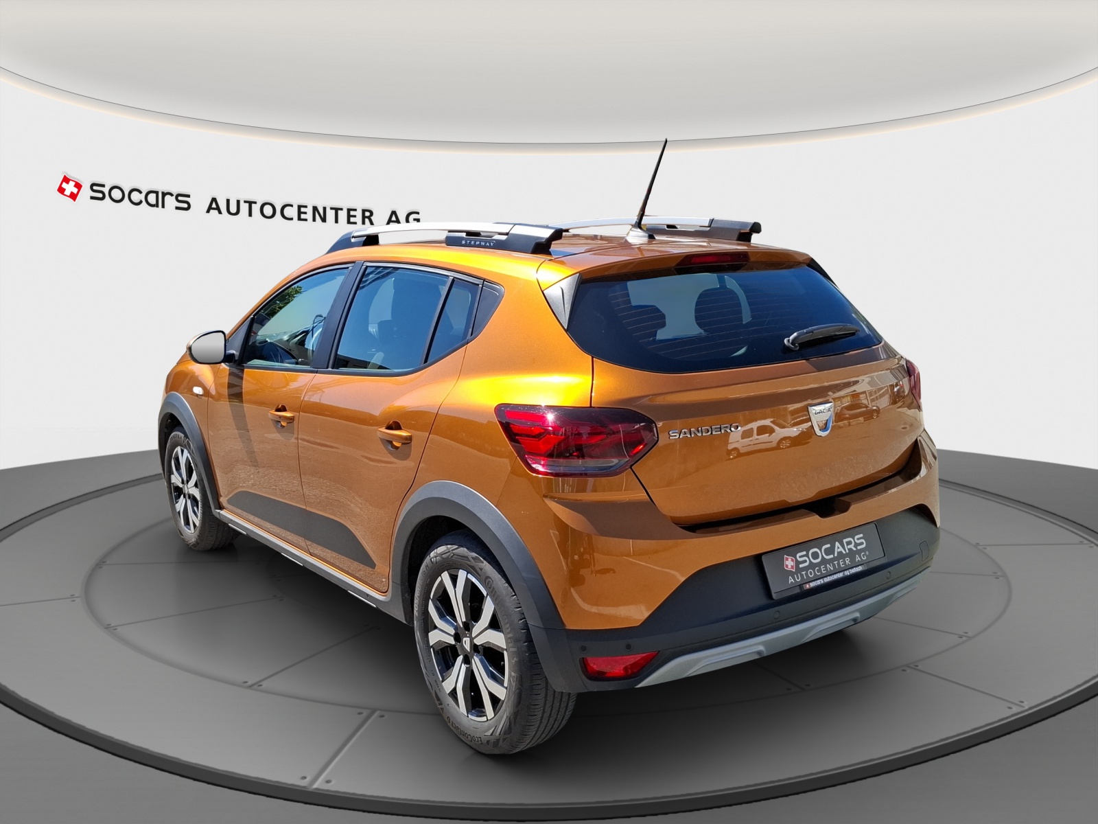 DACIA Sandero Stepway TCe 90 Comfort mit Spurwechselassistent - Rückfahrkamera - Navi-image-3