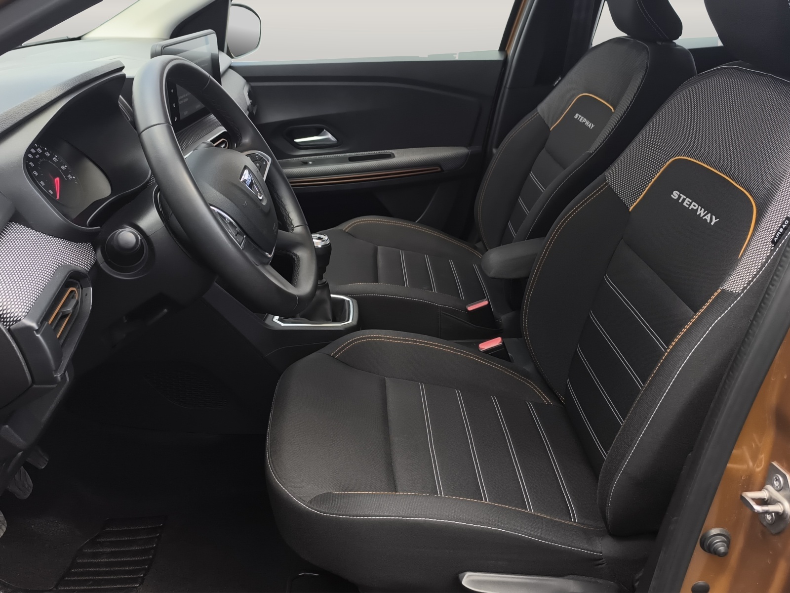 DACIA Sandero Stepway TCe 90 Comfort mit Spurwechselassistent - Rückfahrkamera - Navi-image-7