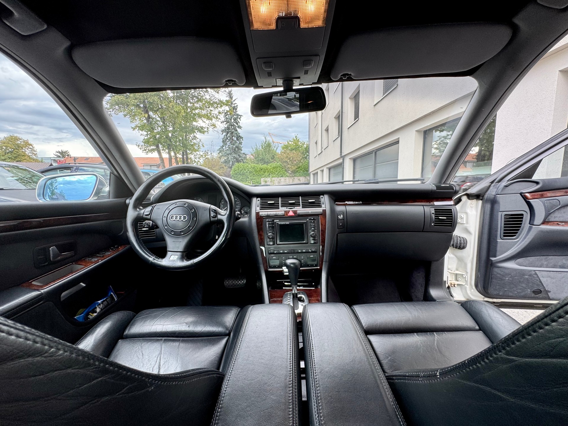 AUDI S8 4.2l quattro, facelift-image-5