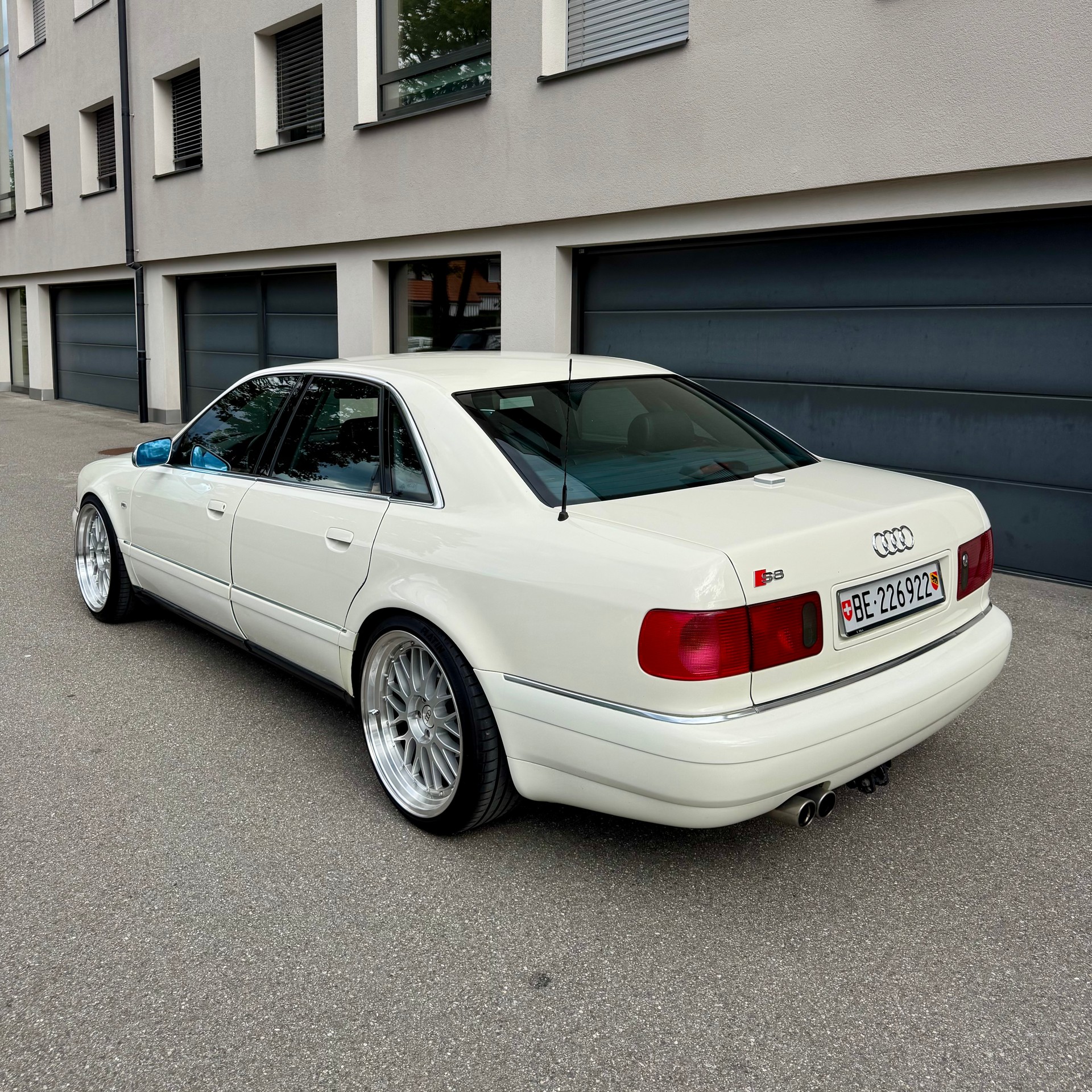AUDI S8 4.2l quattro, facelift-image-3