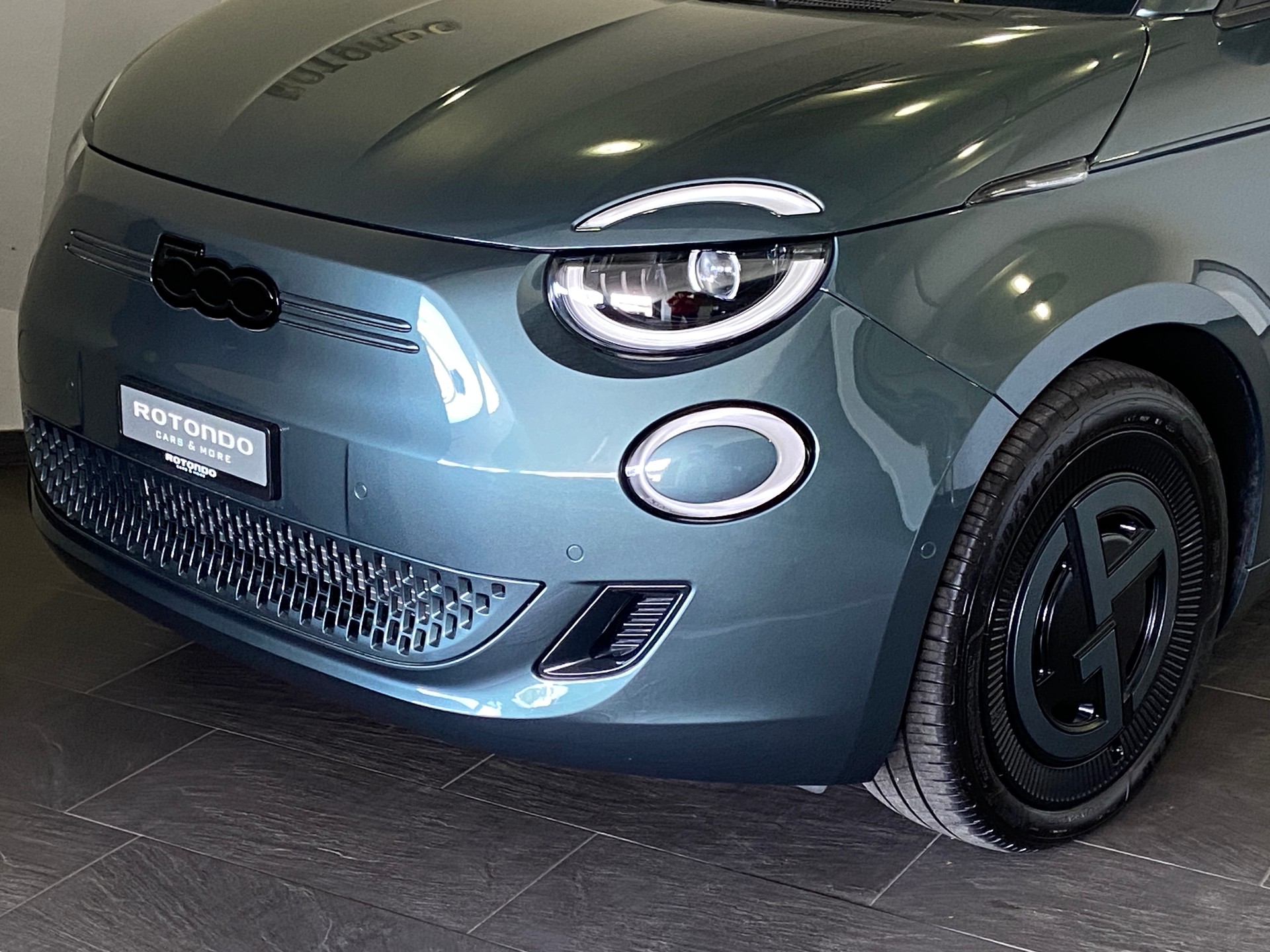 FIAT 500 electric 87 kW Giorgio Armani Collector’s Edition-image-2