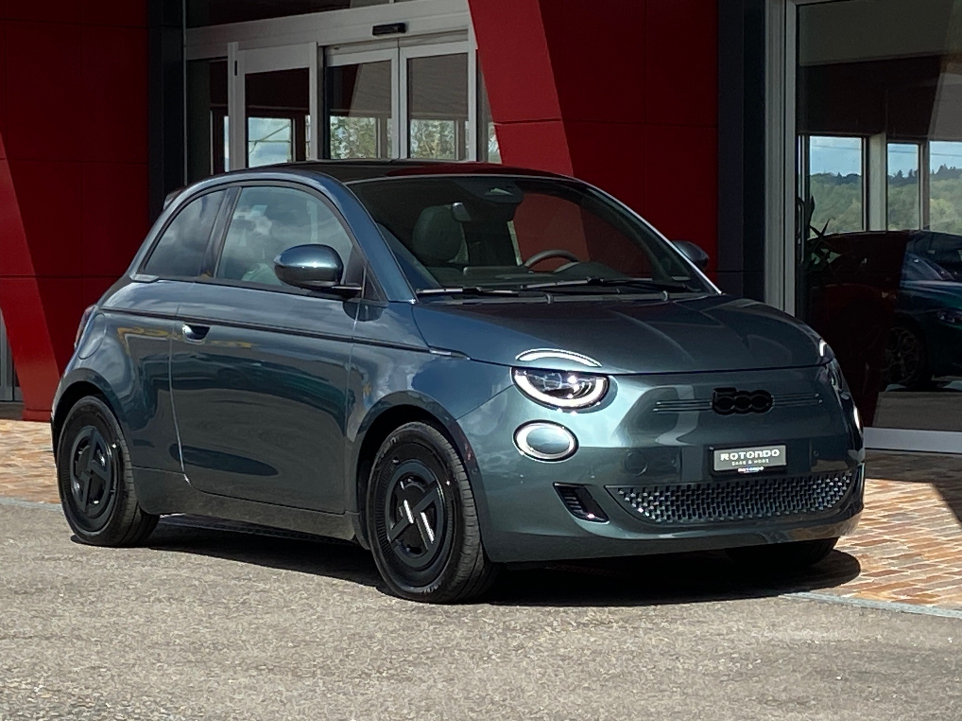 FIAT 500 electric 87 kW Giorgio Armani Collector’s Edition-image-17