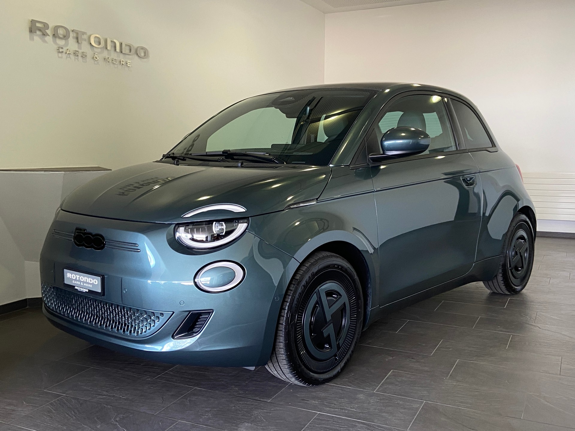 FIAT 500 electric 87 kW Giorgio Armani Collector’s Edition-image-0