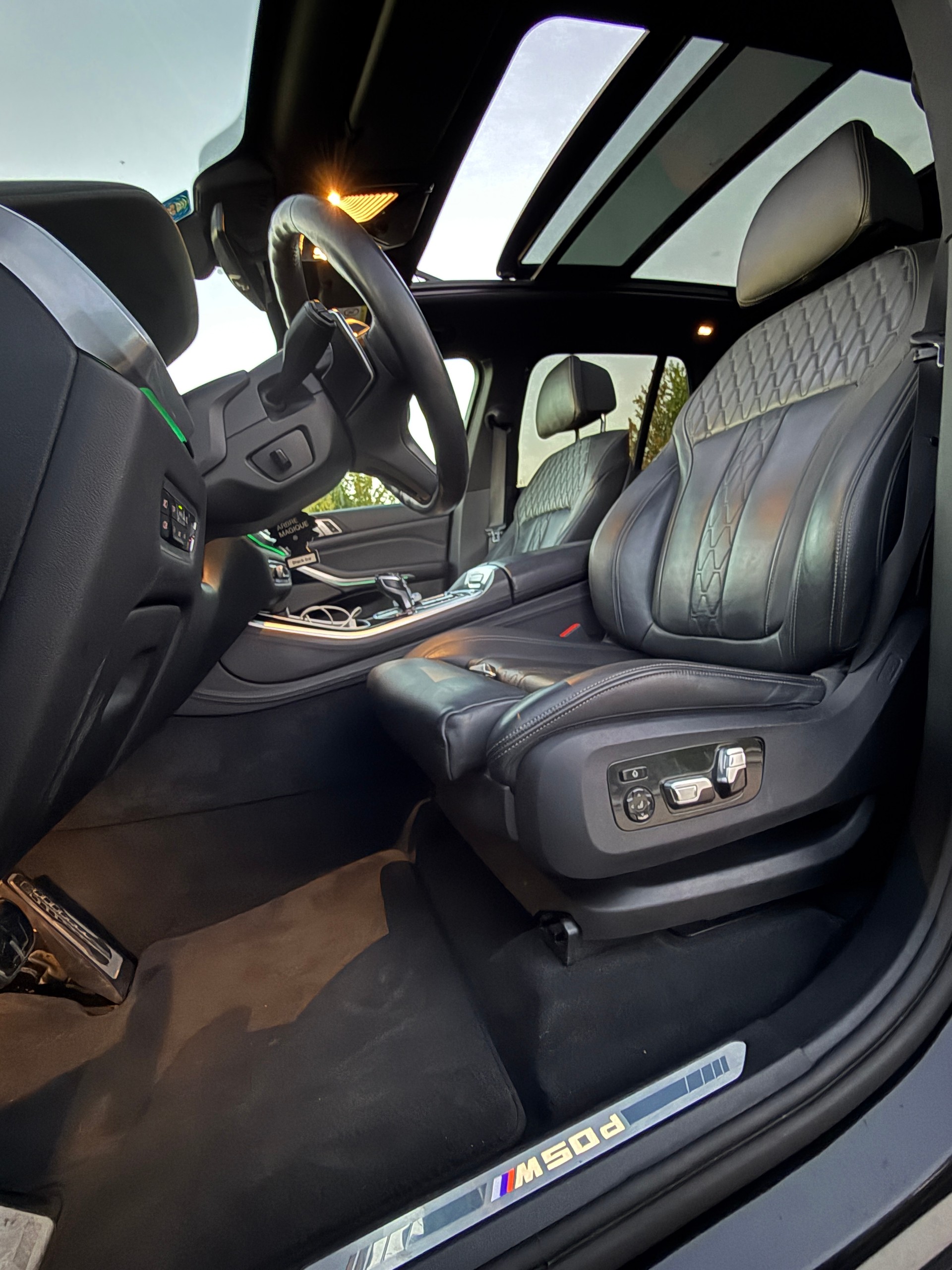 BMW X5 xDrive M50d 7 Plätze, frisch ab MFK und Service , AHK 3500kg,-image-12