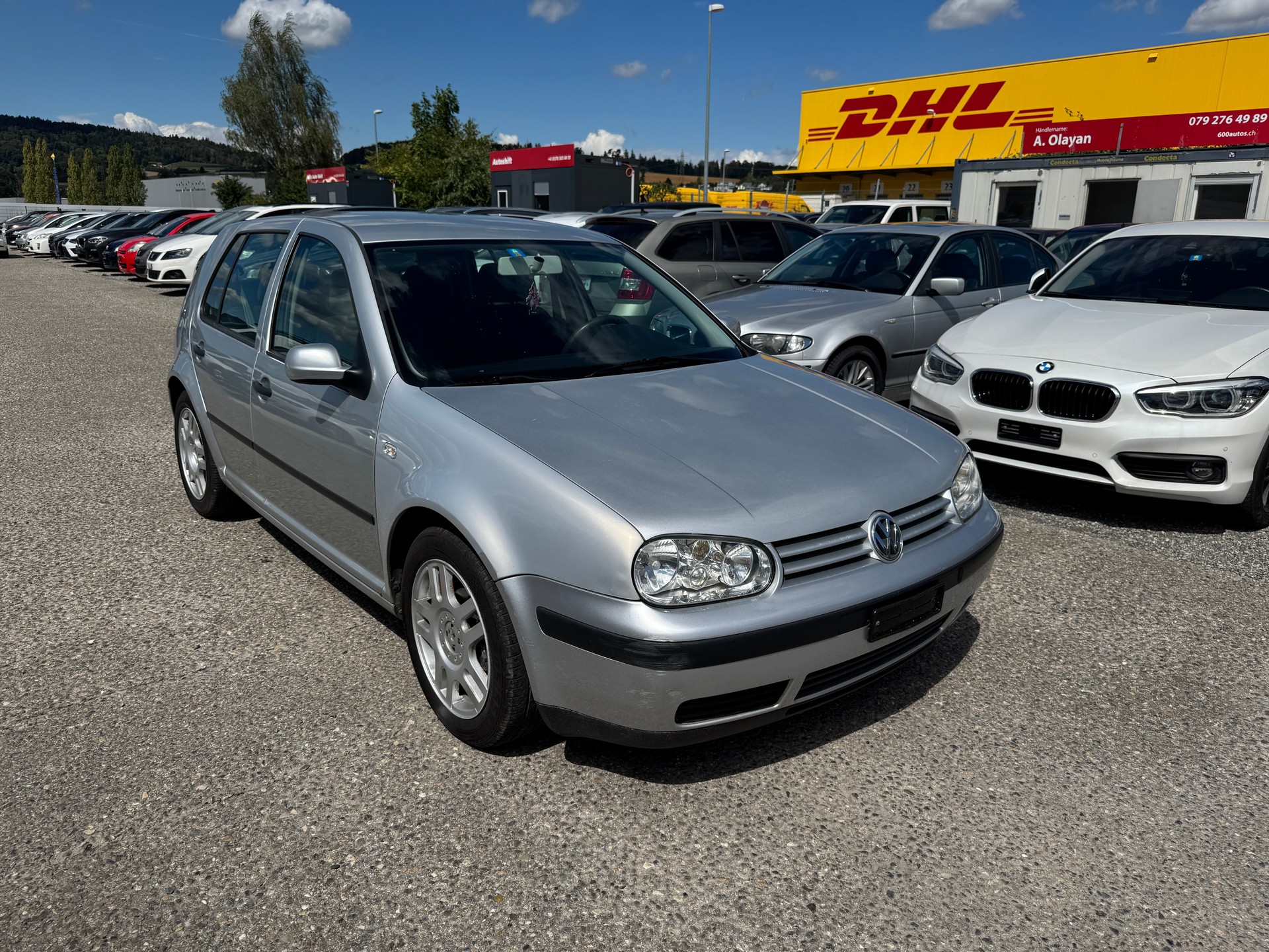 VW Golf 1.6 Trendline Automatic-image-1