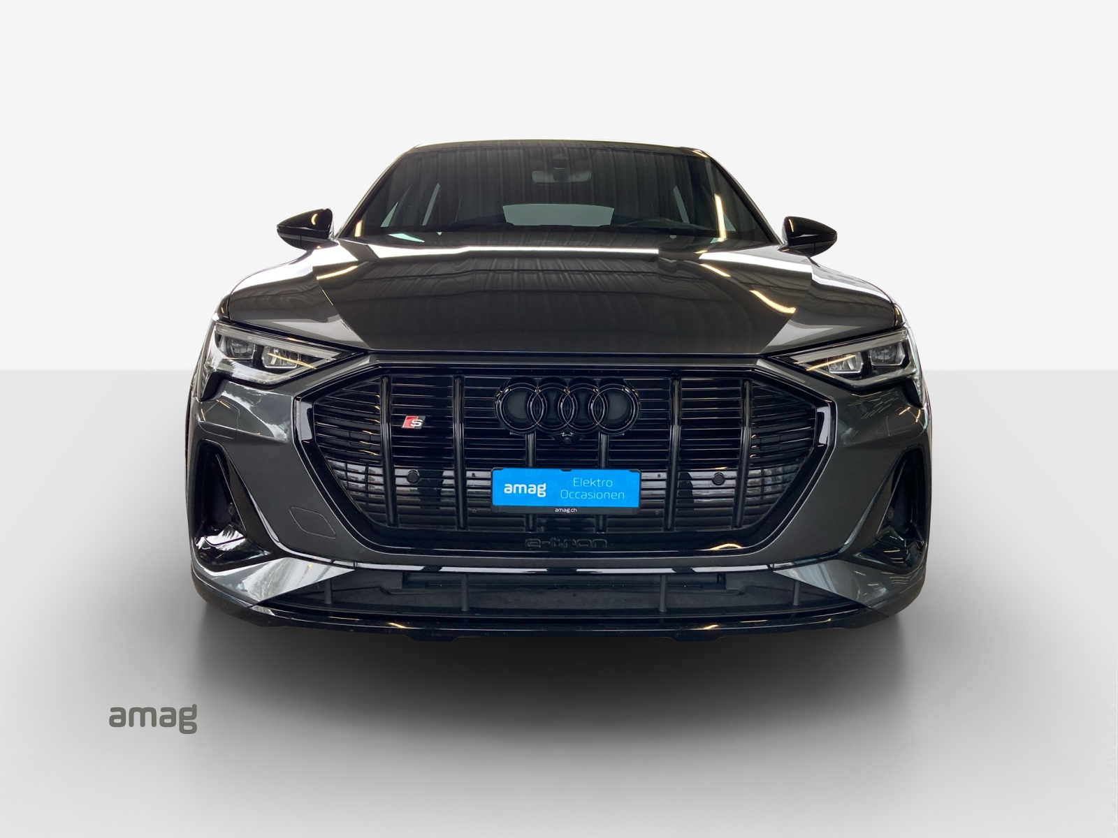 AUDI e-tron S quattro-image-6