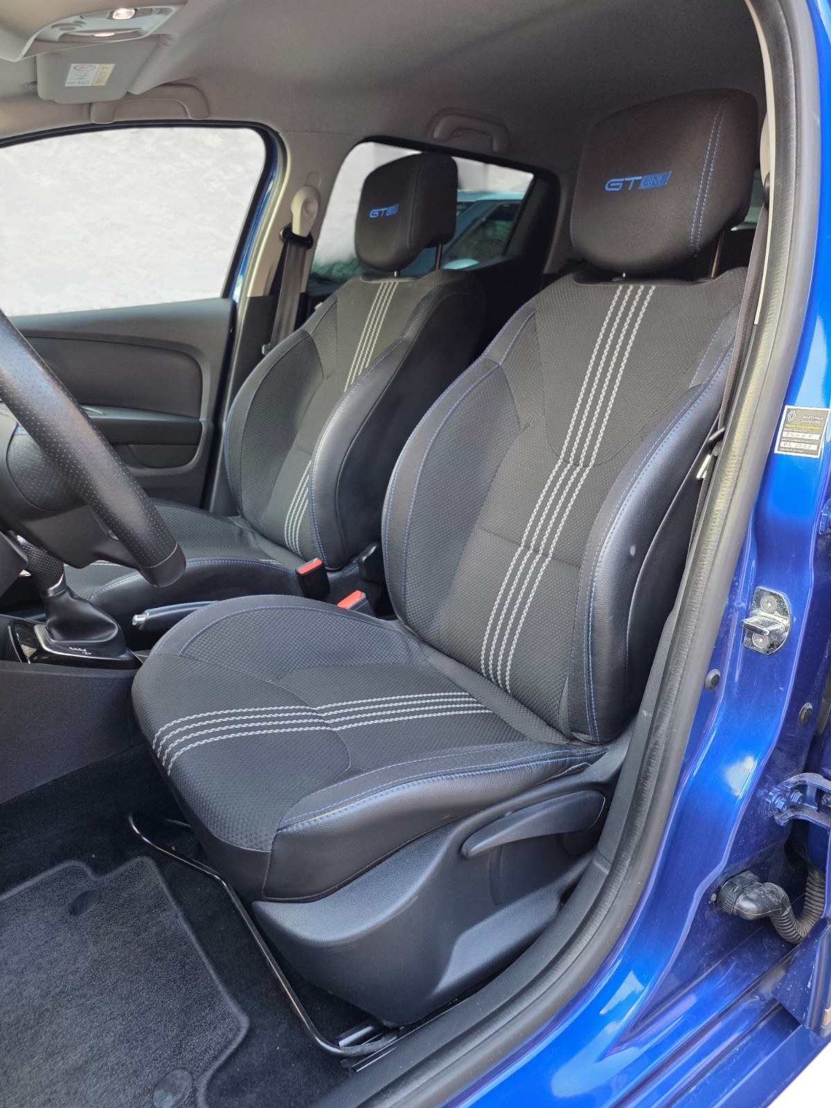 RENAULT Clio 1.2 16V T GT Line EDC-image-12