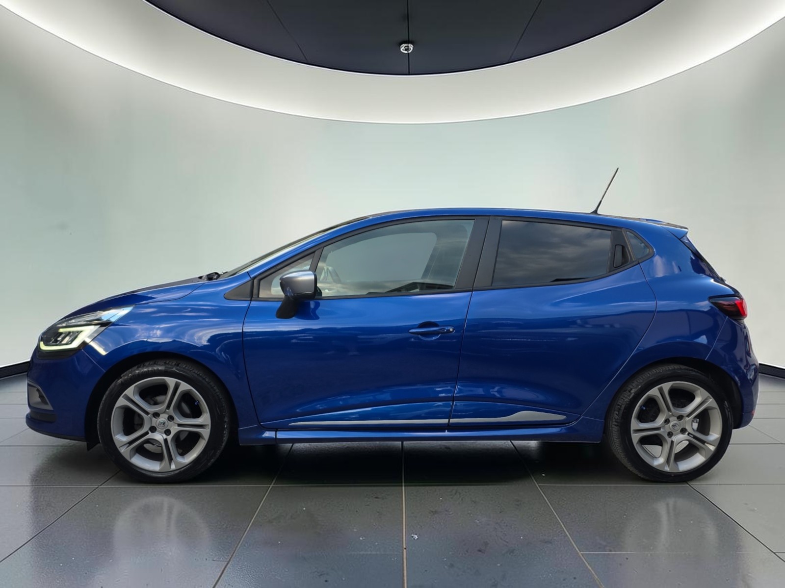 RENAULT Clio 1.2 16V T GT Line EDC-image-7