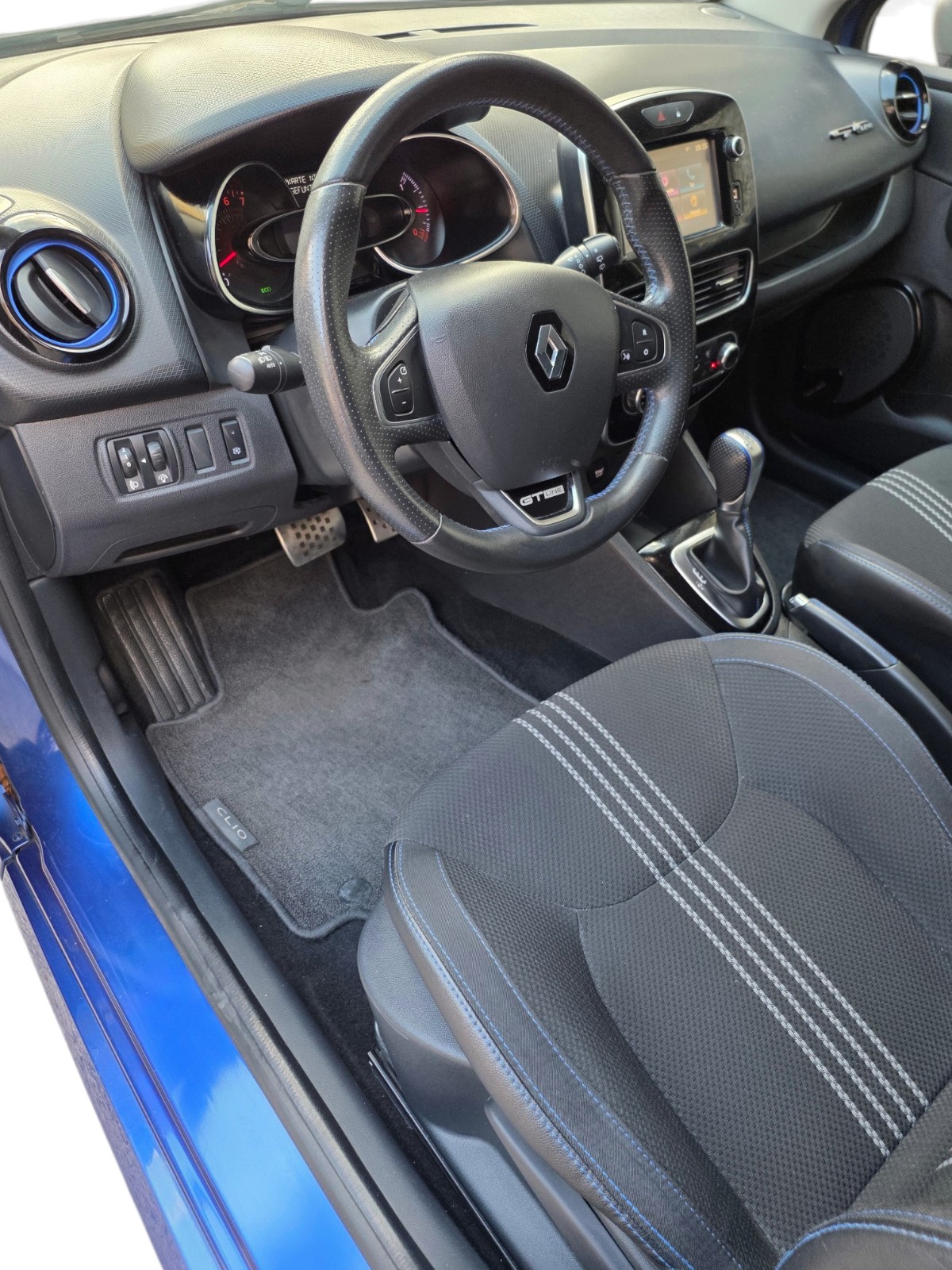 RENAULT Clio 1.2 16V T GT Line EDC-image-11