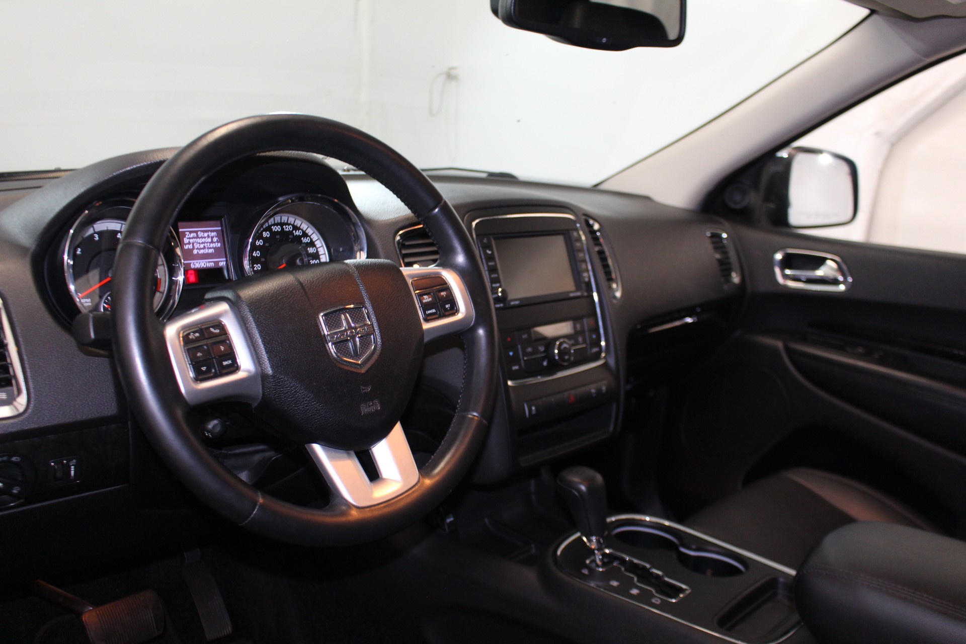 DODGE Durango 3.6 Crew 294 7 Plätzer AWD-image-12