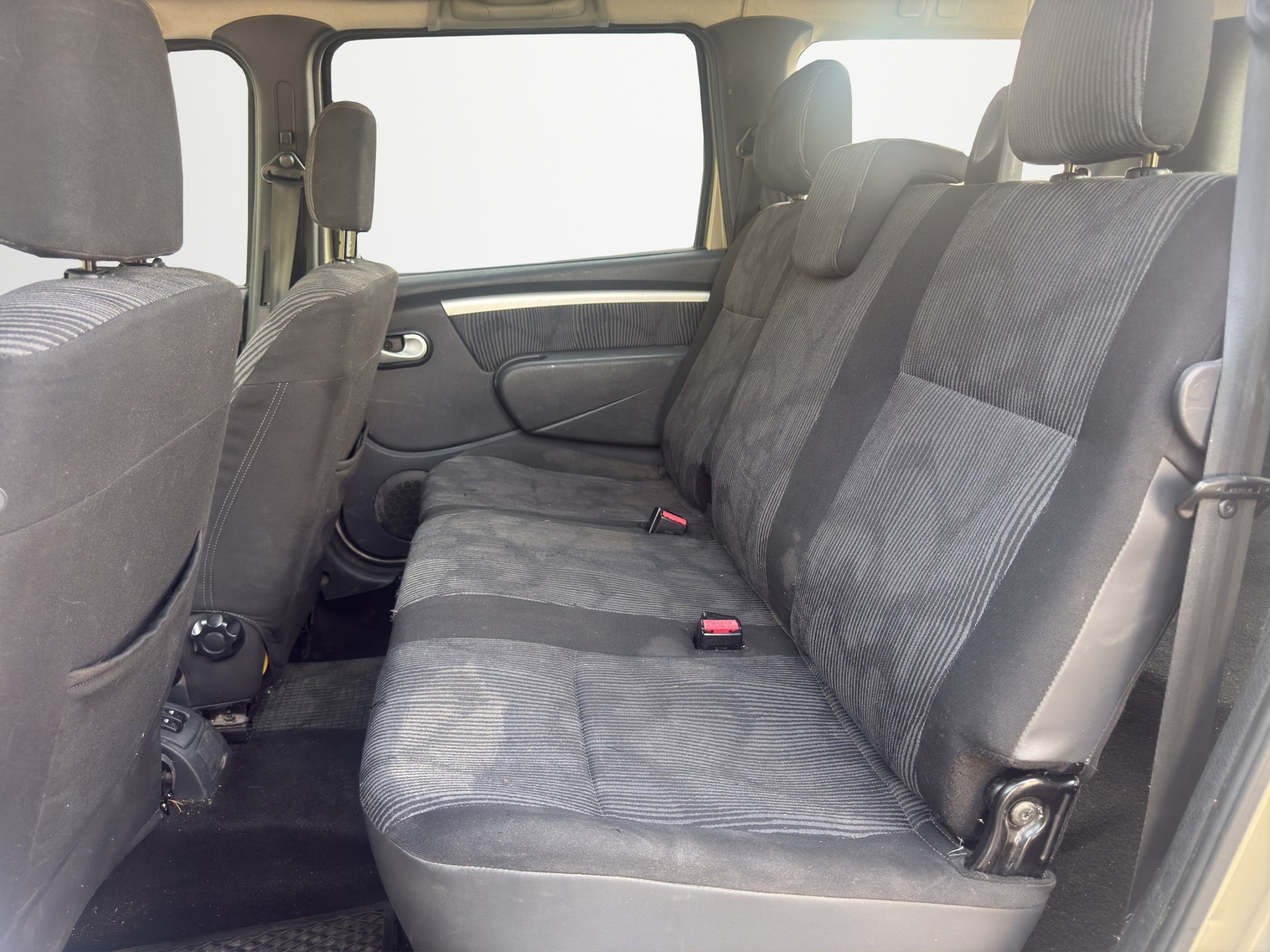 DACIA Logan 1.5 dCi Lauréate-image-8