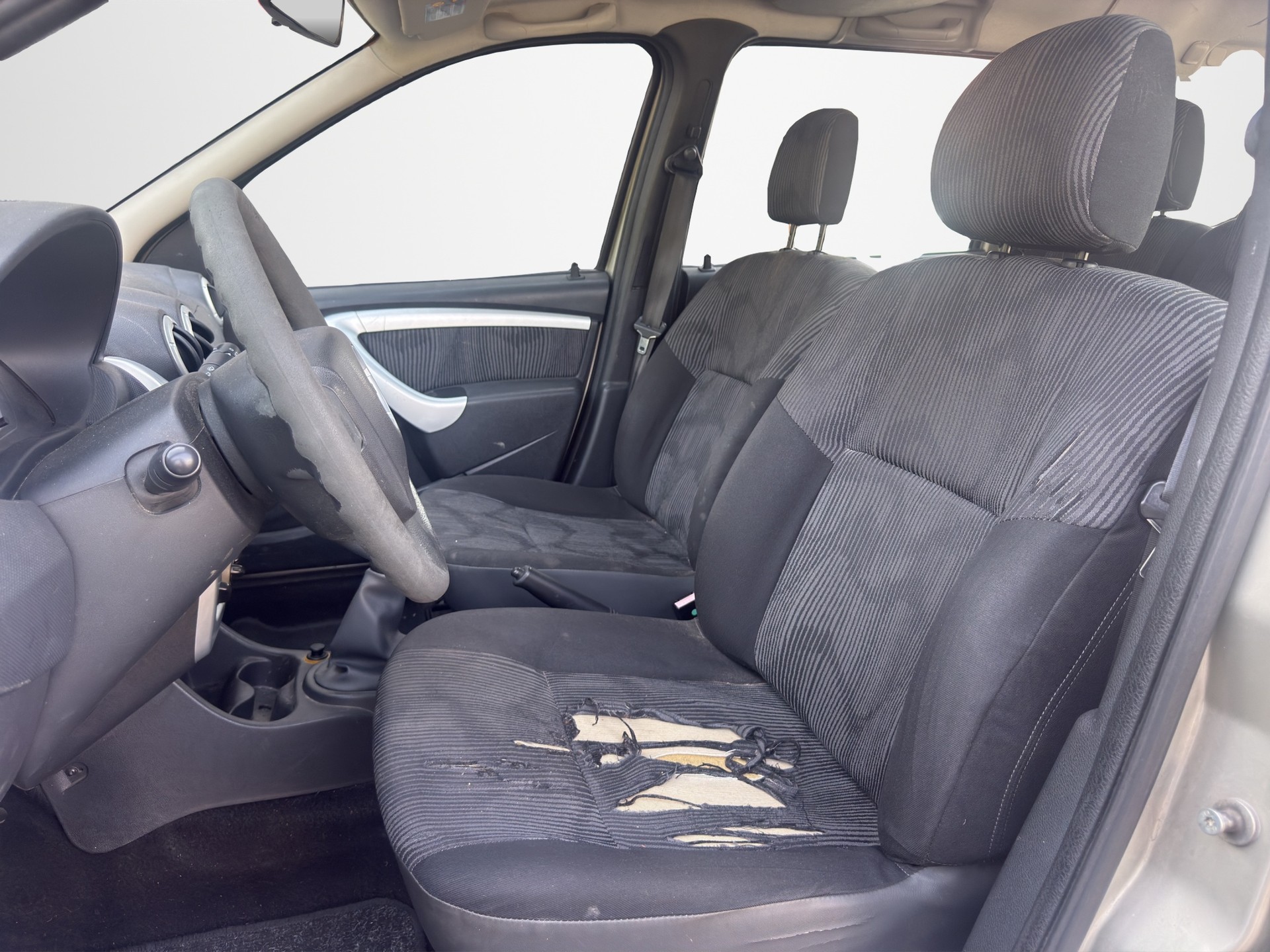 DACIA Logan 1.5 dCi Lauréate-image-7