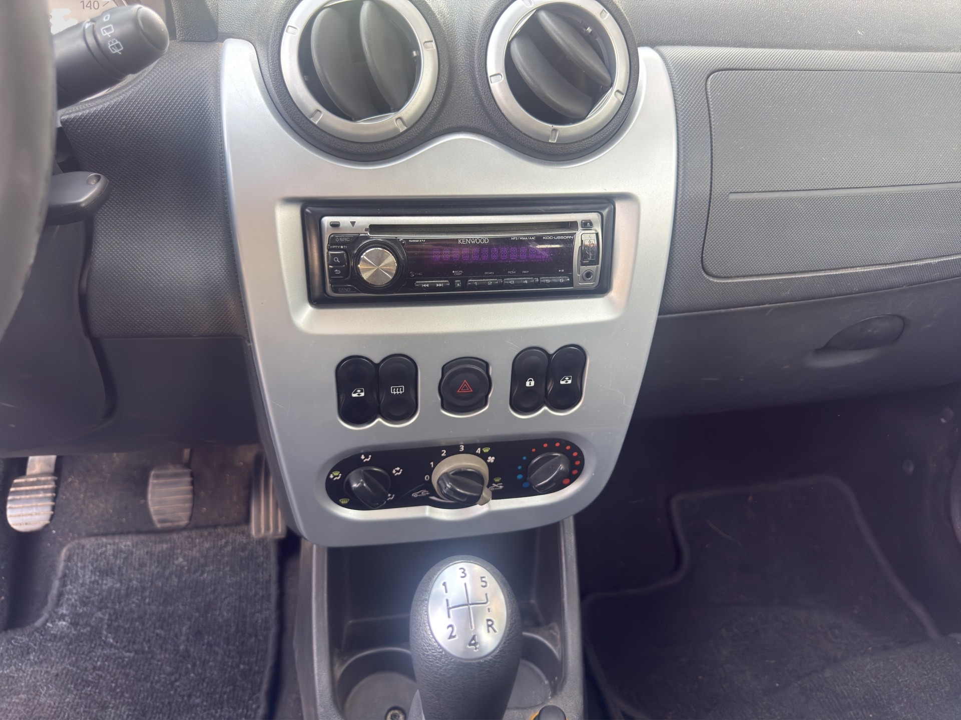 DACIA Logan 1.5 dCi Lauréate-image-11