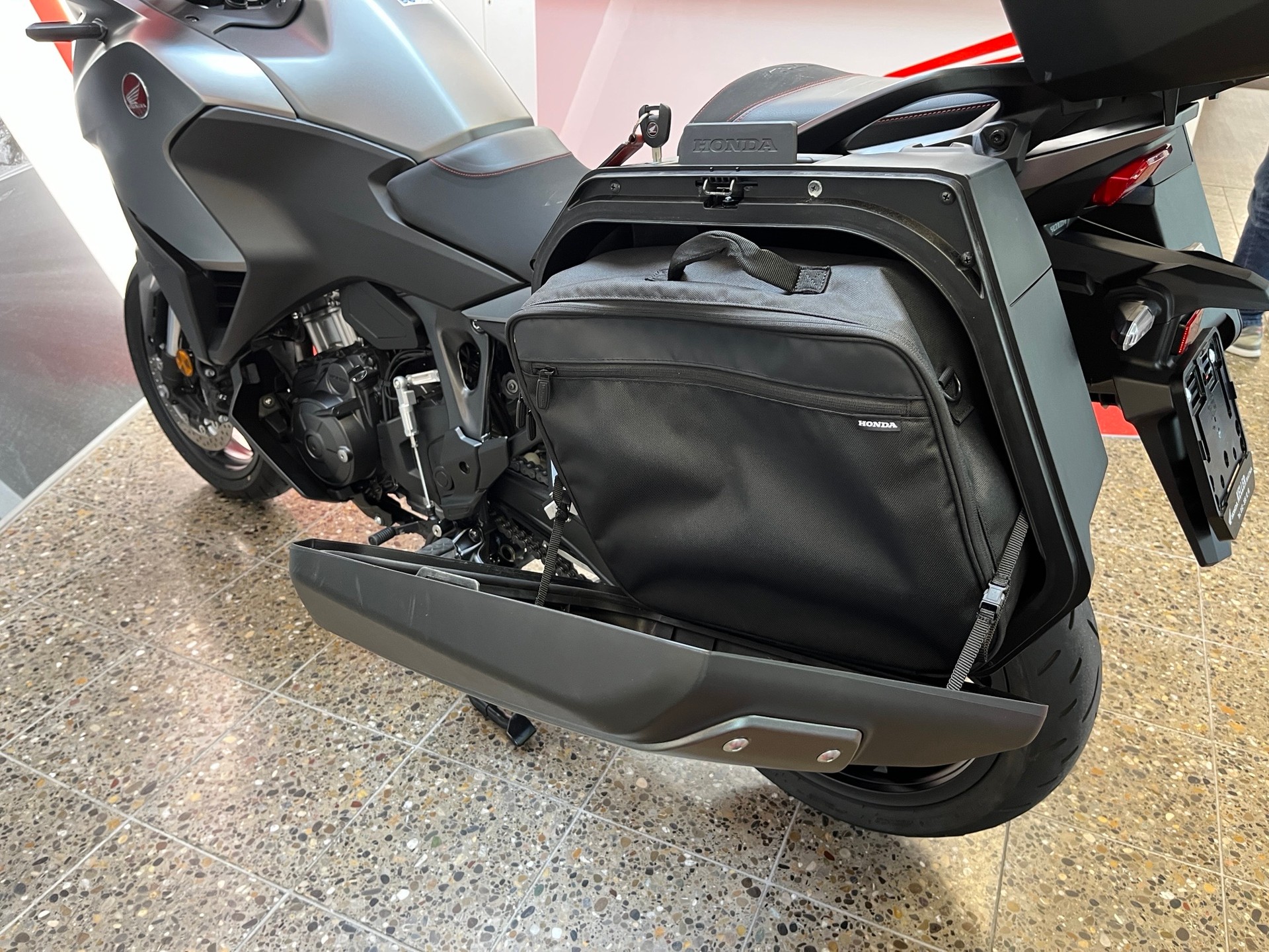 HONDA NT 1100-image-5