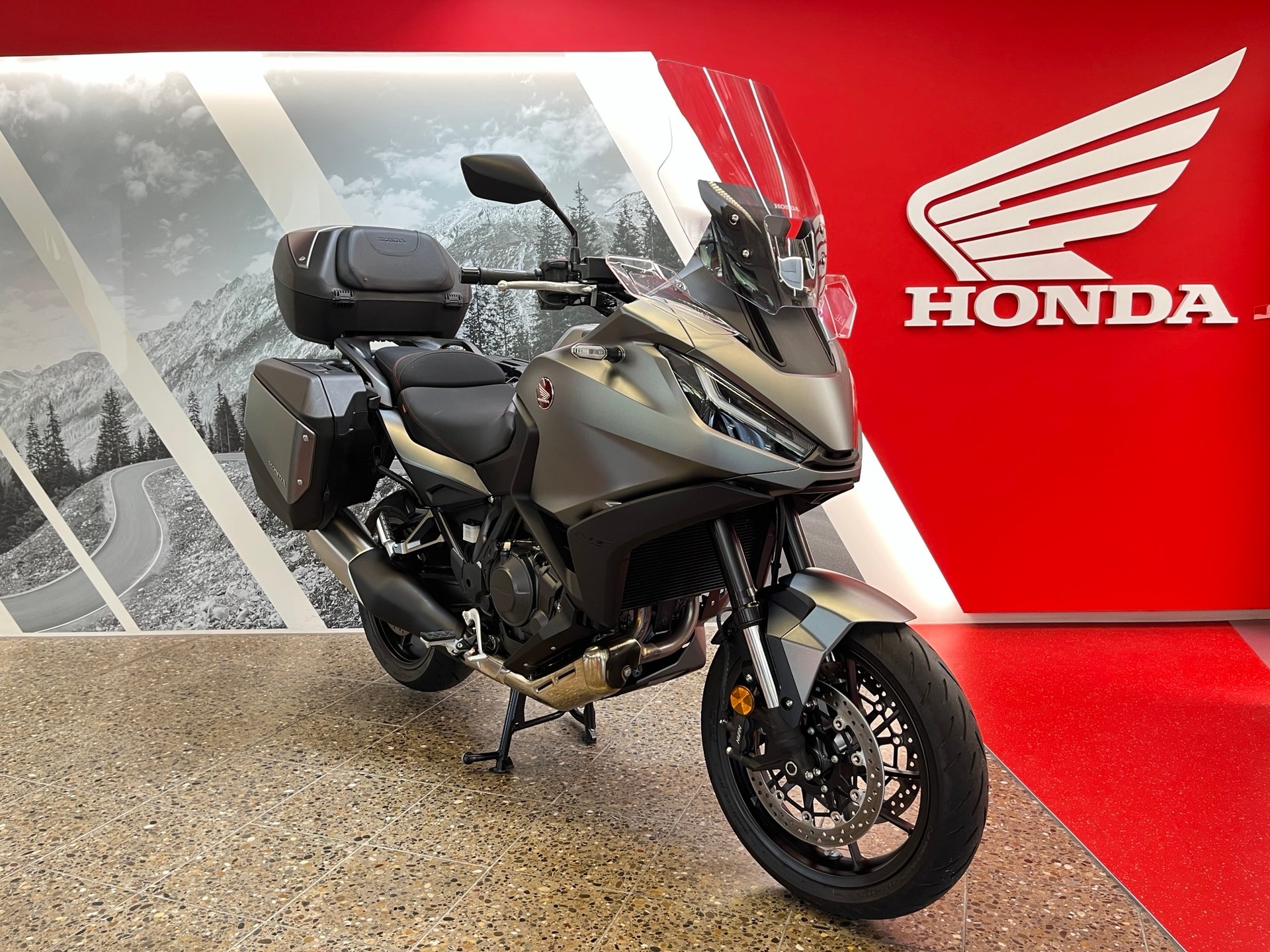 HONDA NT 1100-showroom-element-2