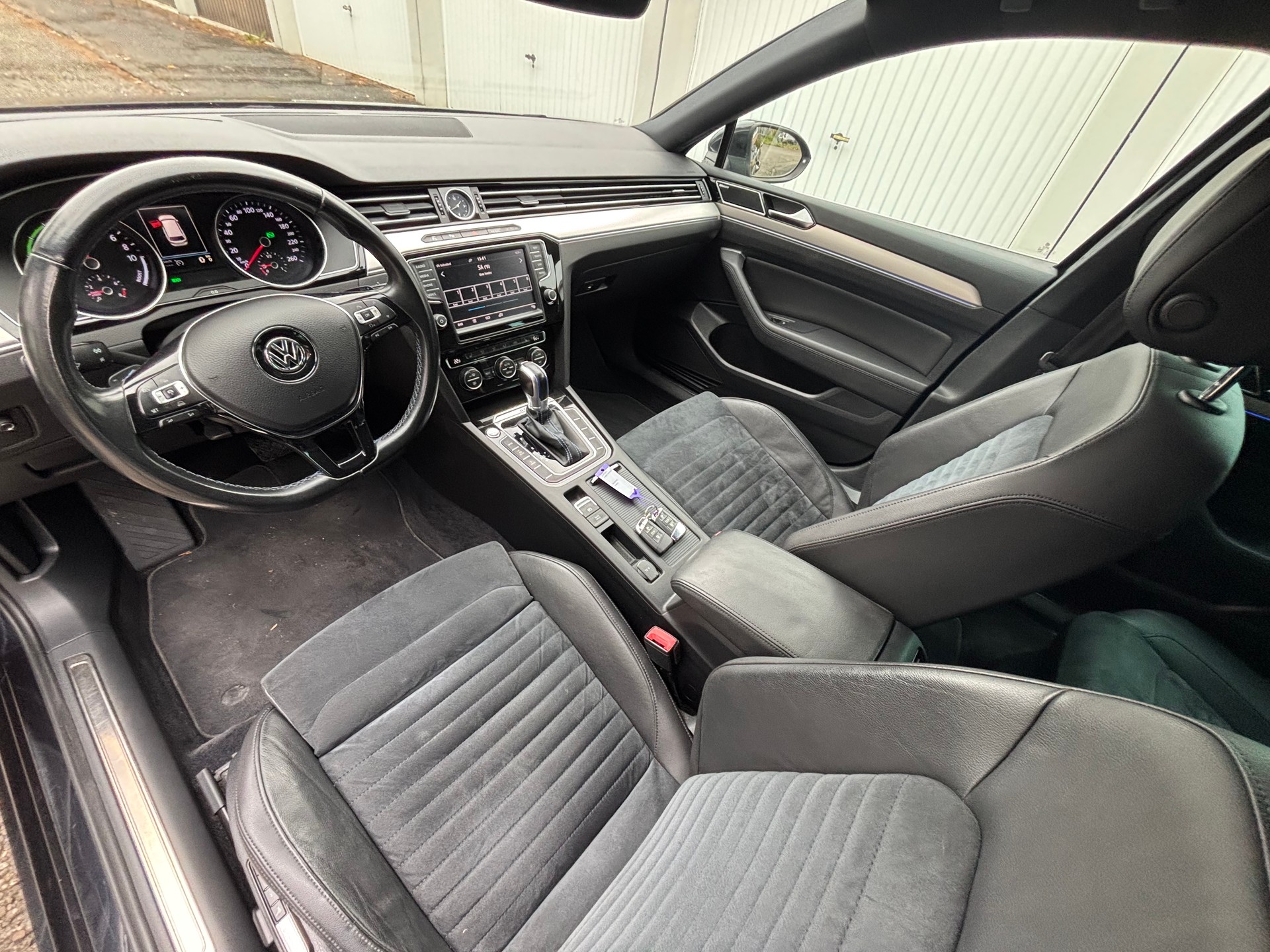VW Passat Variant 1.4 TSI GTE Hybrid DSG-image-10