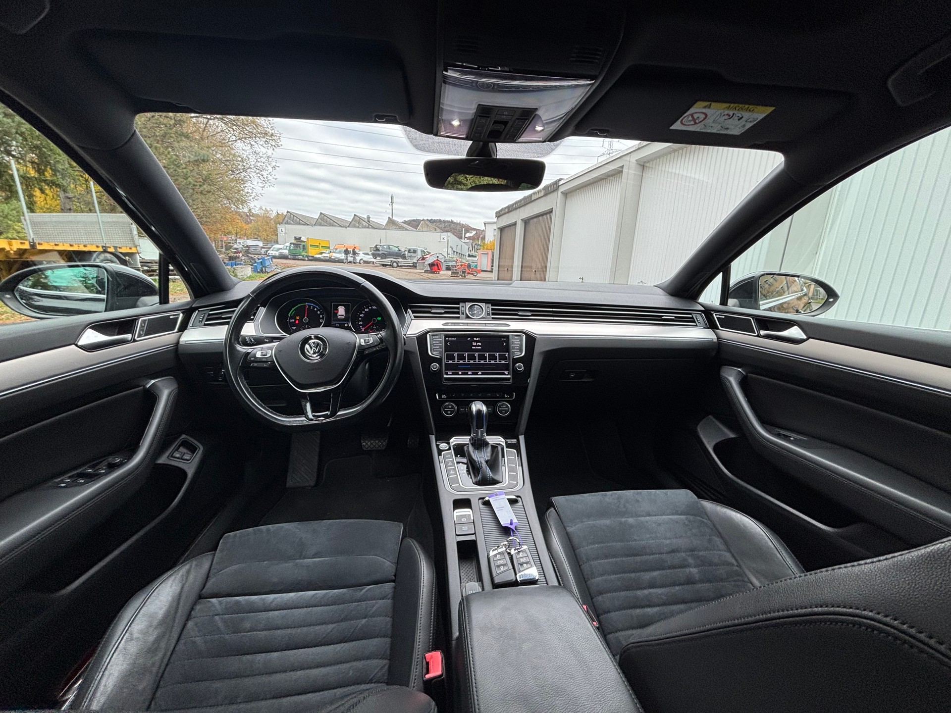 VW Passat Variant 1.4 TSI GTE Hybrid DSG-image-11