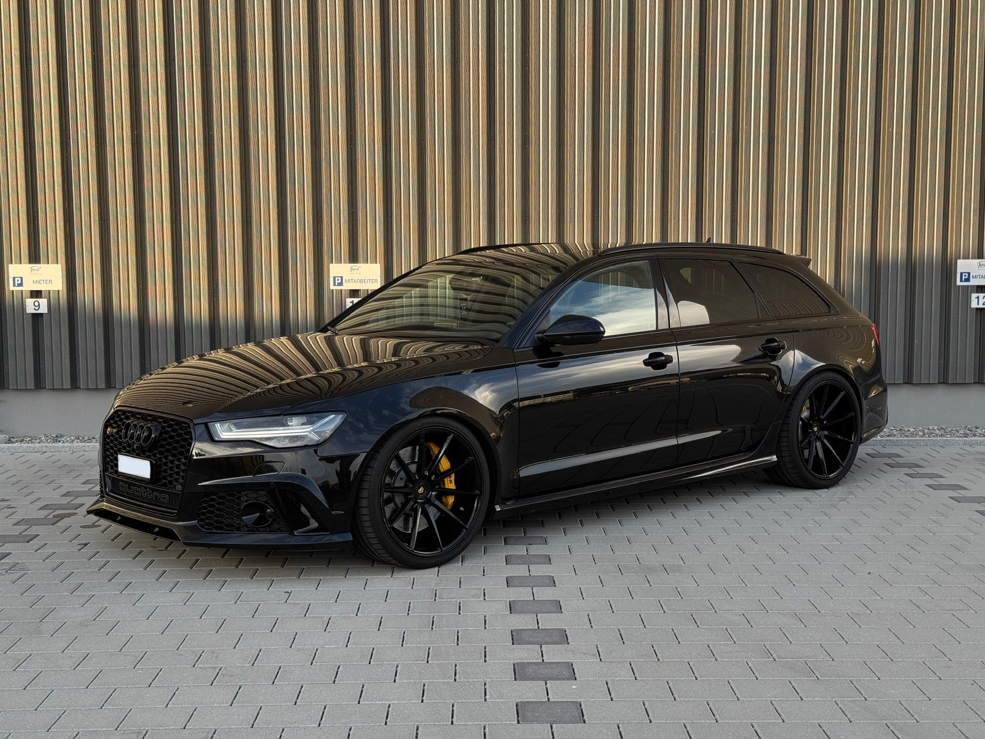AUDI RS6 Avant 4.0 TFSI V8 quattro Tiptronic-image-1