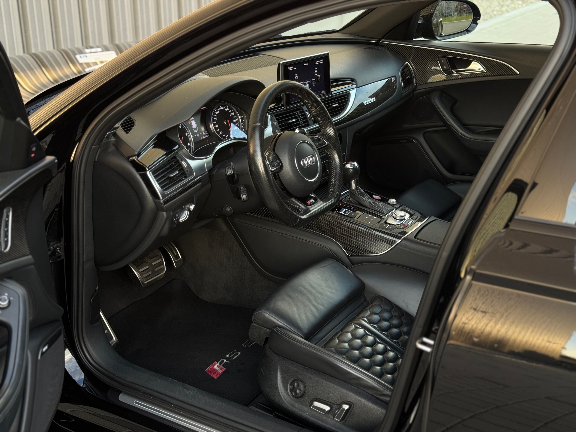 AUDI RS6 Avant 4.0 TFSI V8 quattro Tiptronic-image-9