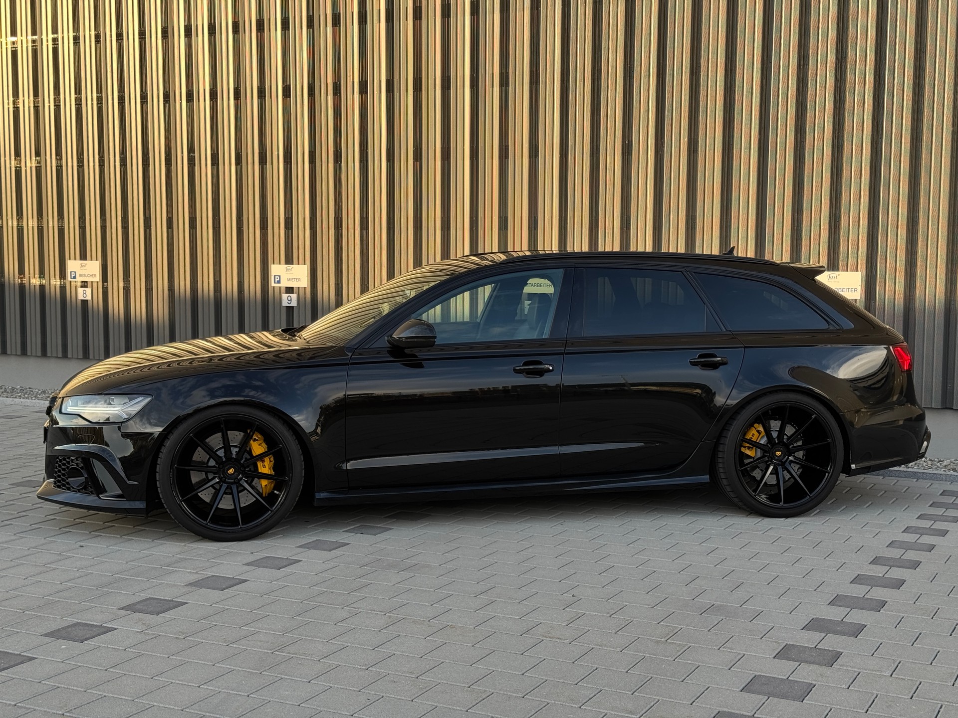 AUDI RS6 Avant 4.0 TFSI V8 quattro Tiptronic-image-2