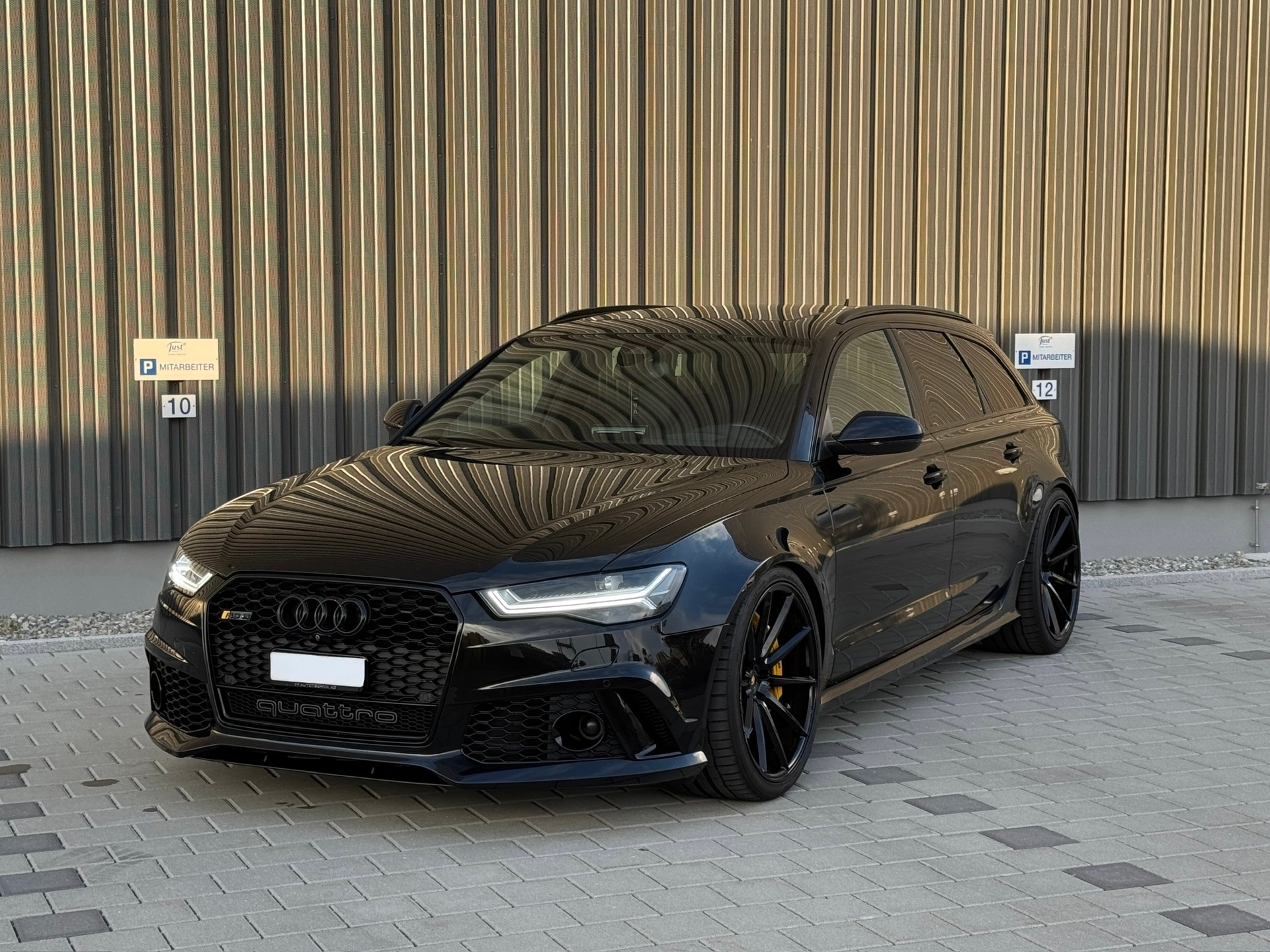 AUDI RS6 Avant 4.0 TFSI V8 quattro Tiptronic-image-0