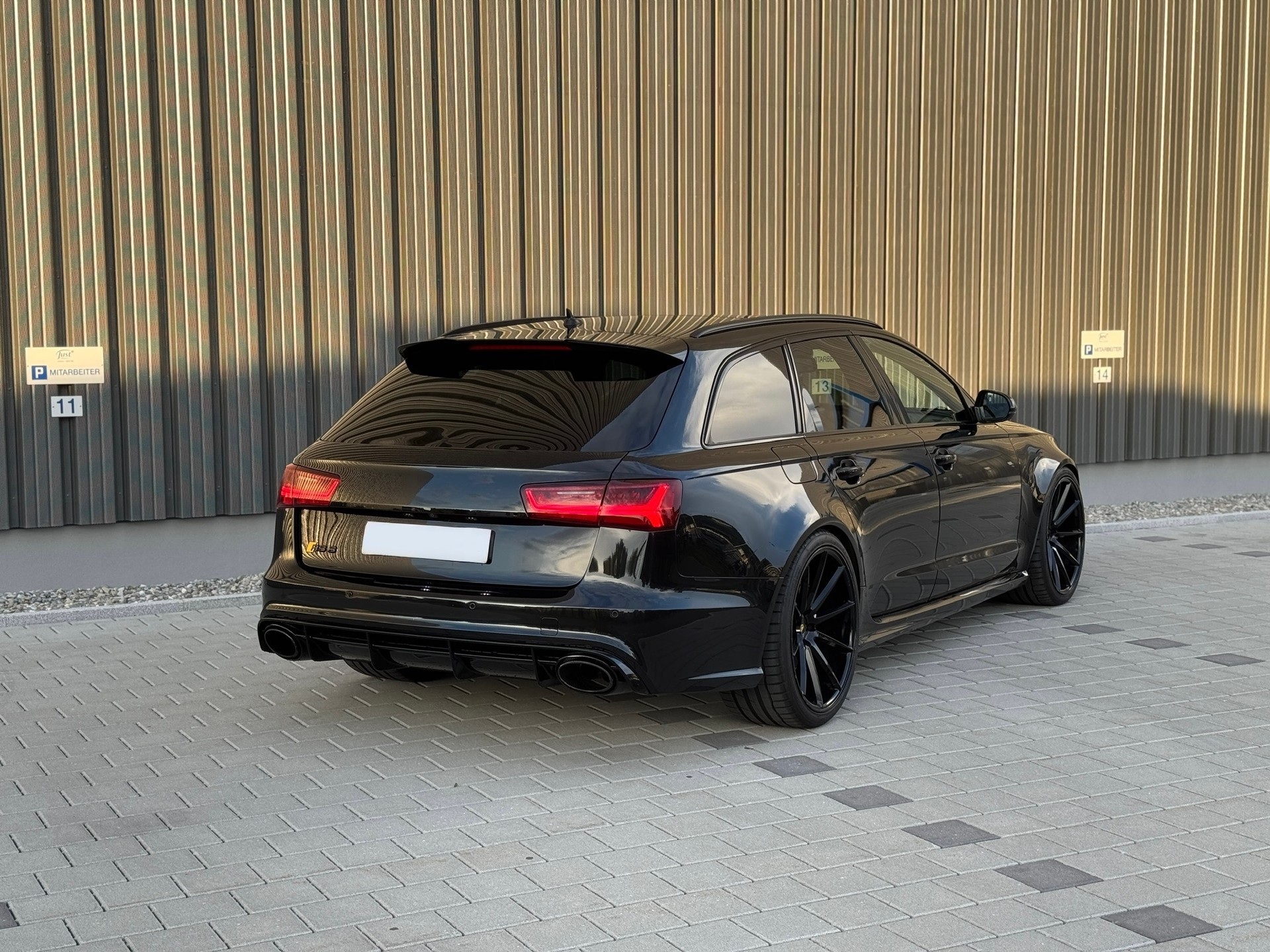 AUDI RS6 Avant 4.0 TFSI V8 quattro Tiptronic-image-4