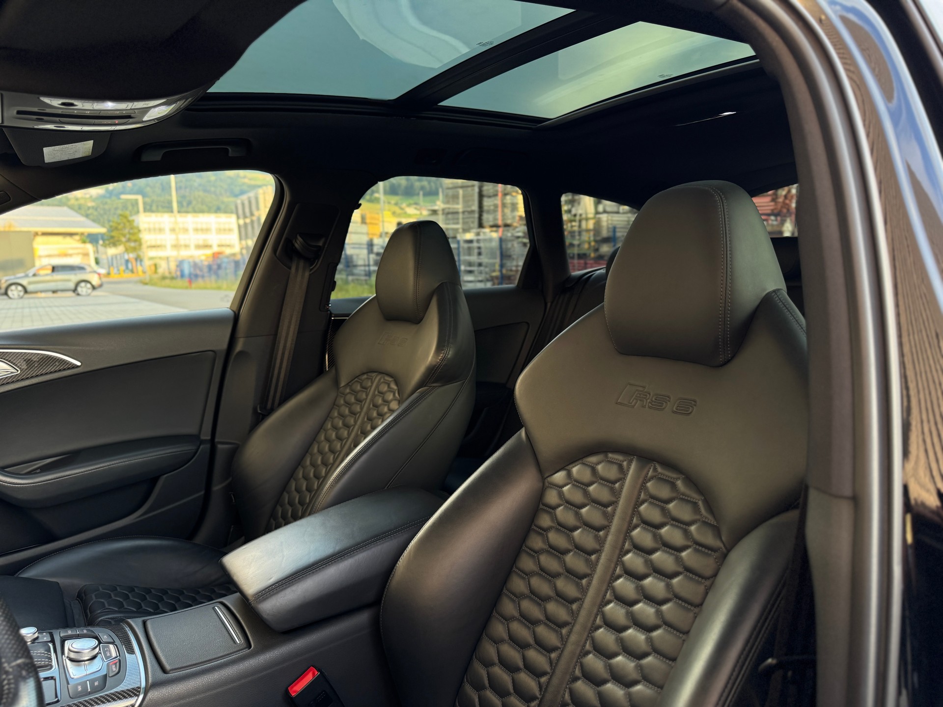 AUDI RS6 Avant 4.0 TFSI V8 quattro Tiptronic-image-10