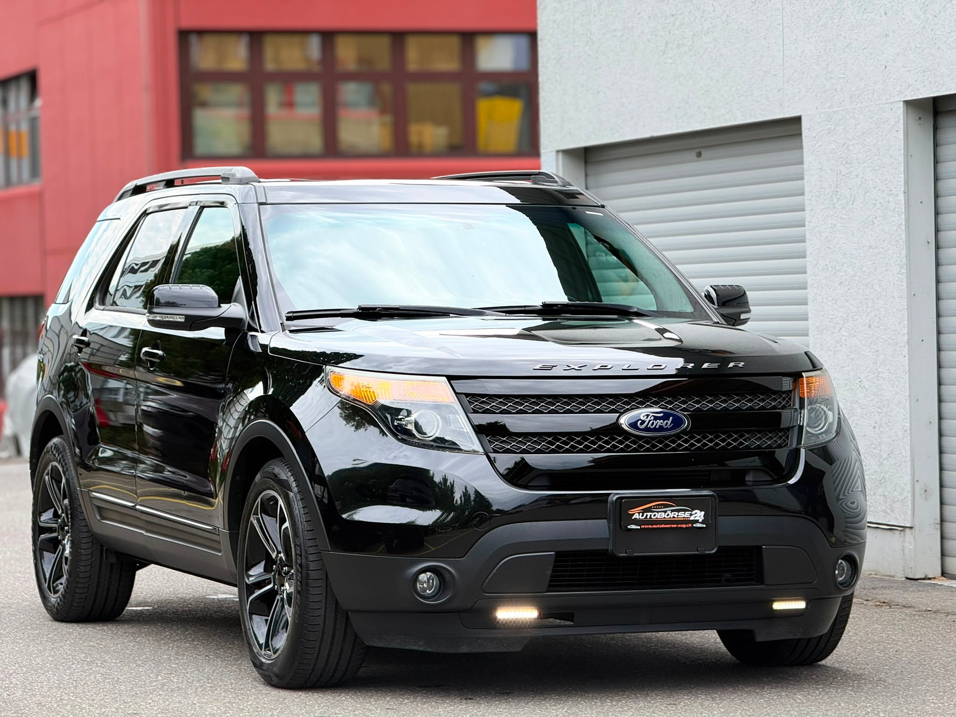 FORD EXPLORER-image-1