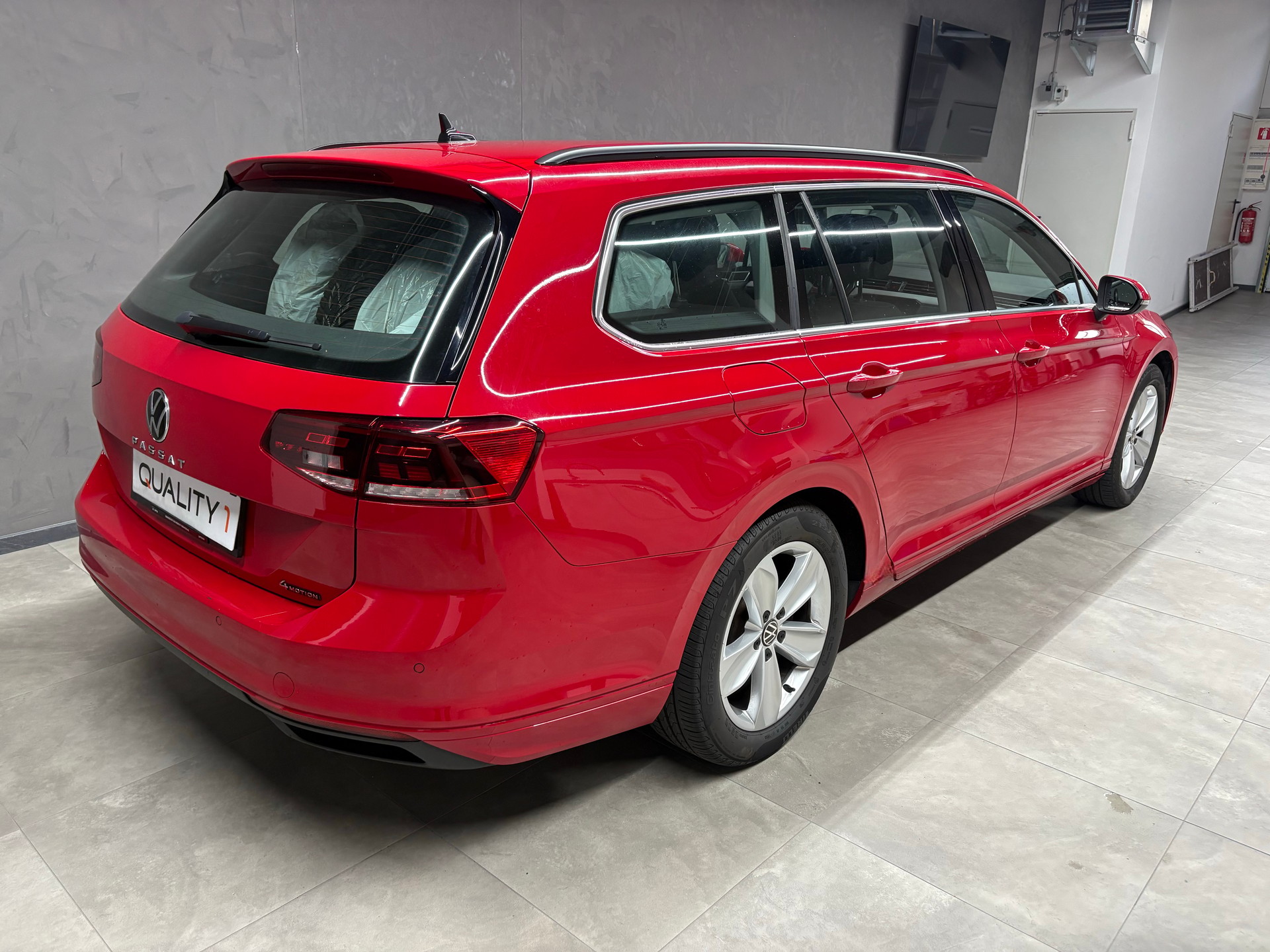 VW Passat 2.0 TDI BMT Business 4Motion DSG-image-4