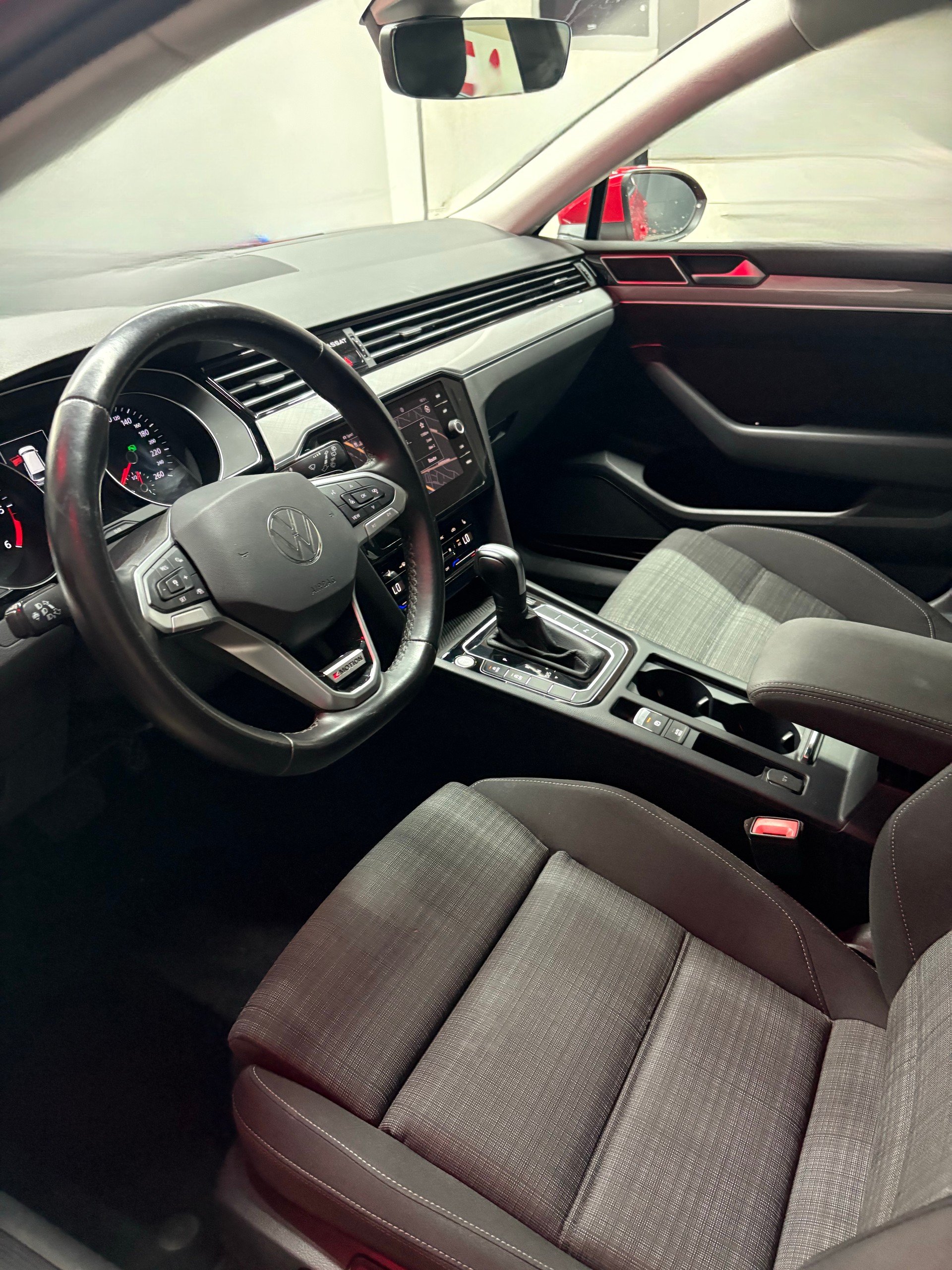 VW Passat 2.0 TDI BMT Business 4Motion DSG-image-5