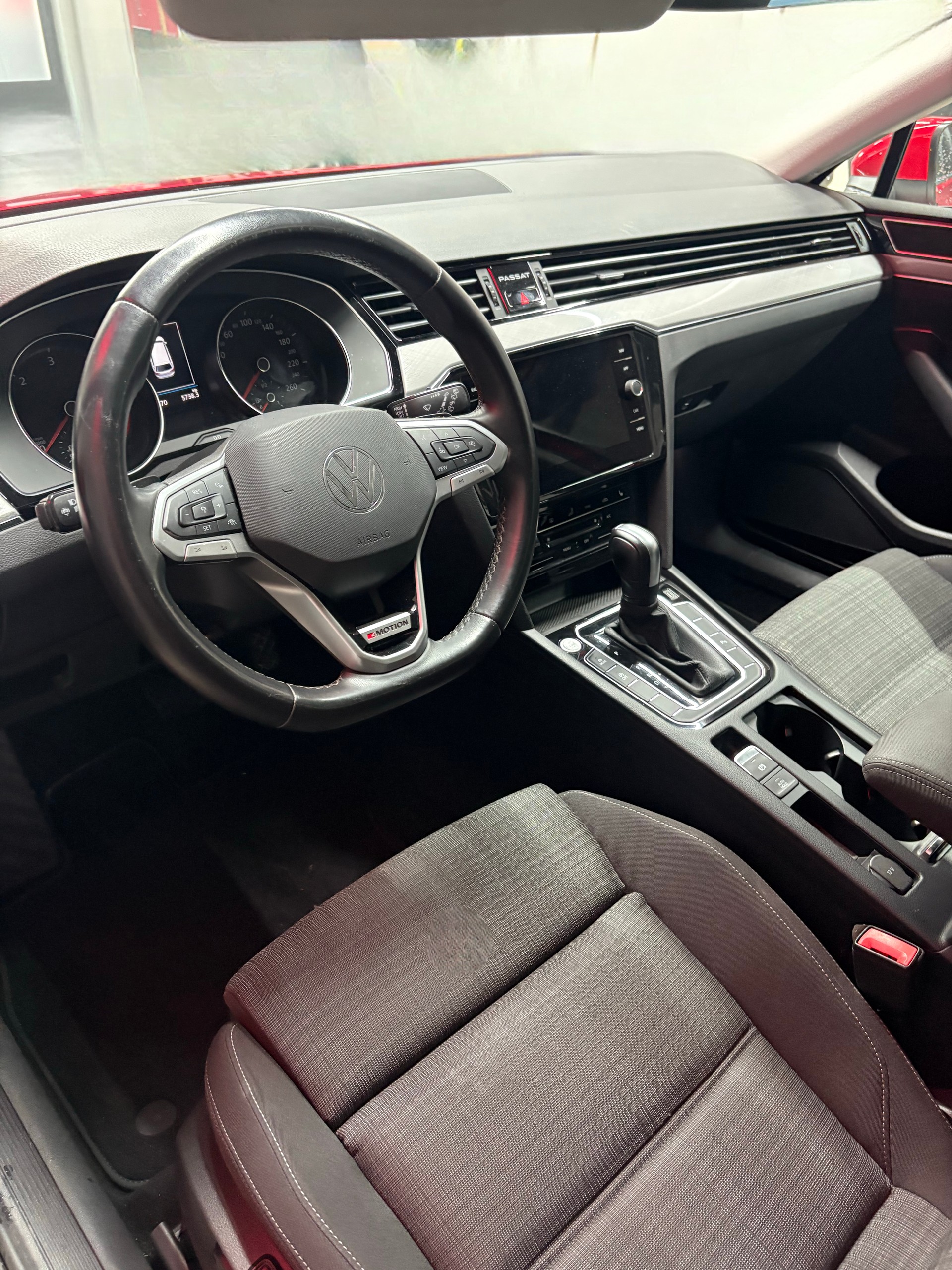 VW Passat 2.0 TDI BMT Business 4Motion DSG-image-11