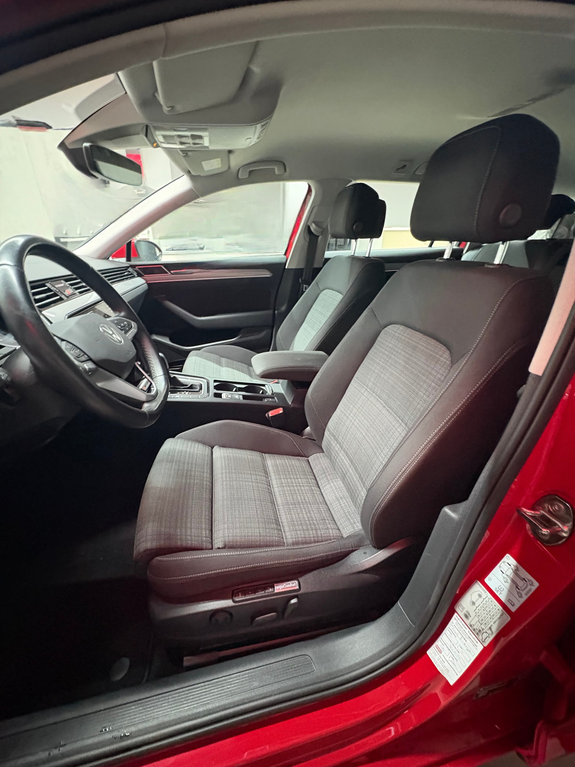 VW Passat 2.0 TDI BMT Business 4Motion DSG-image-6
