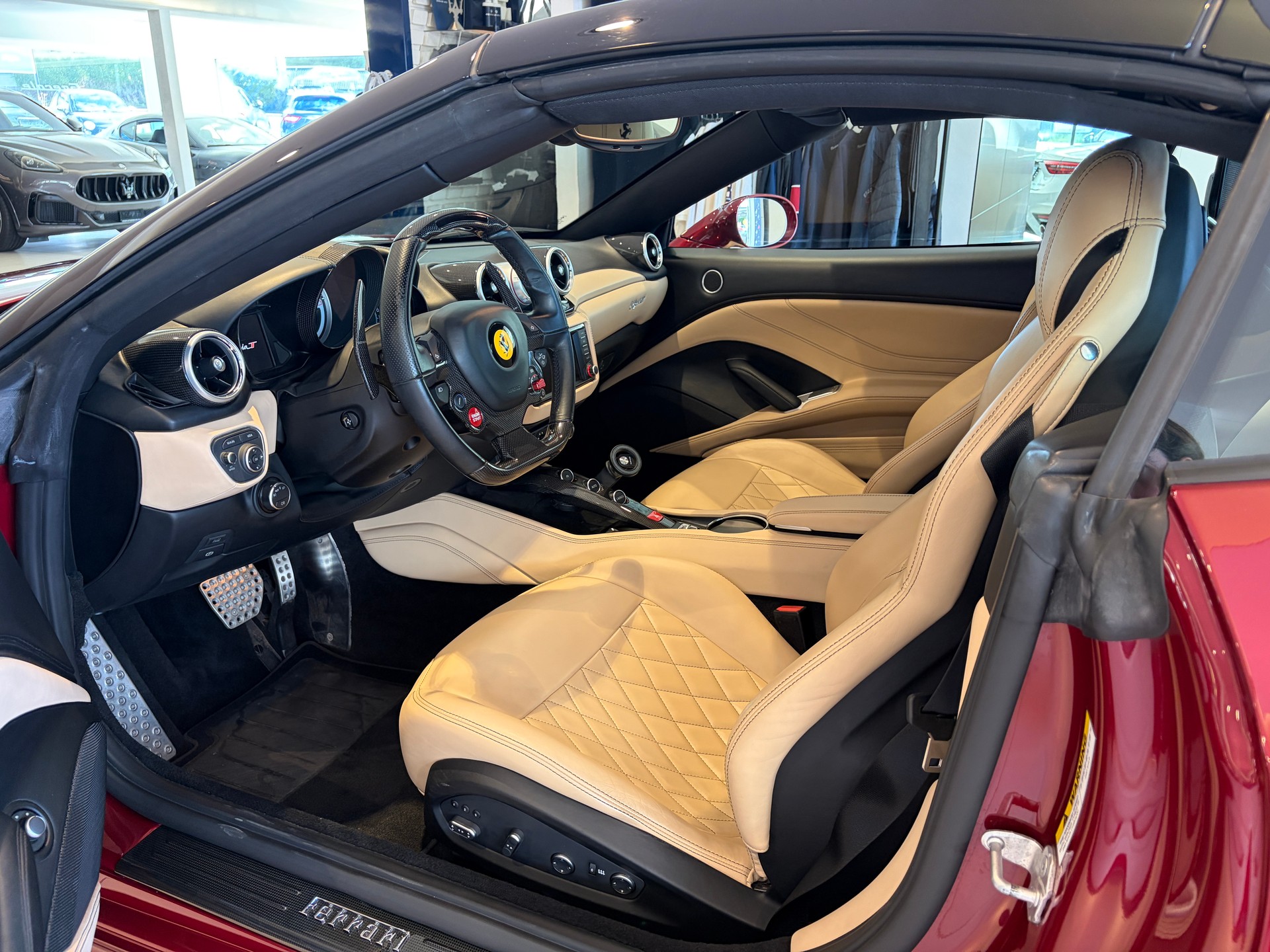 FERRARI California 3.9 V8 T-image-4