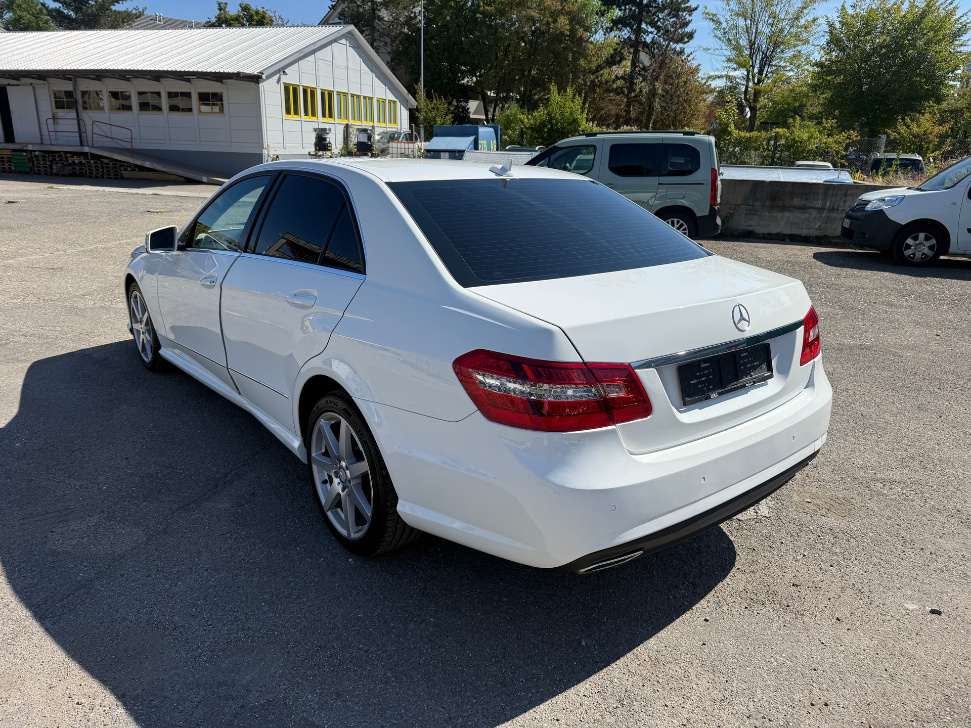 MERCEDES-BENZ E 250 CDI BlueEff. Avantgarde 4Matic 7G-Tronic-image-6